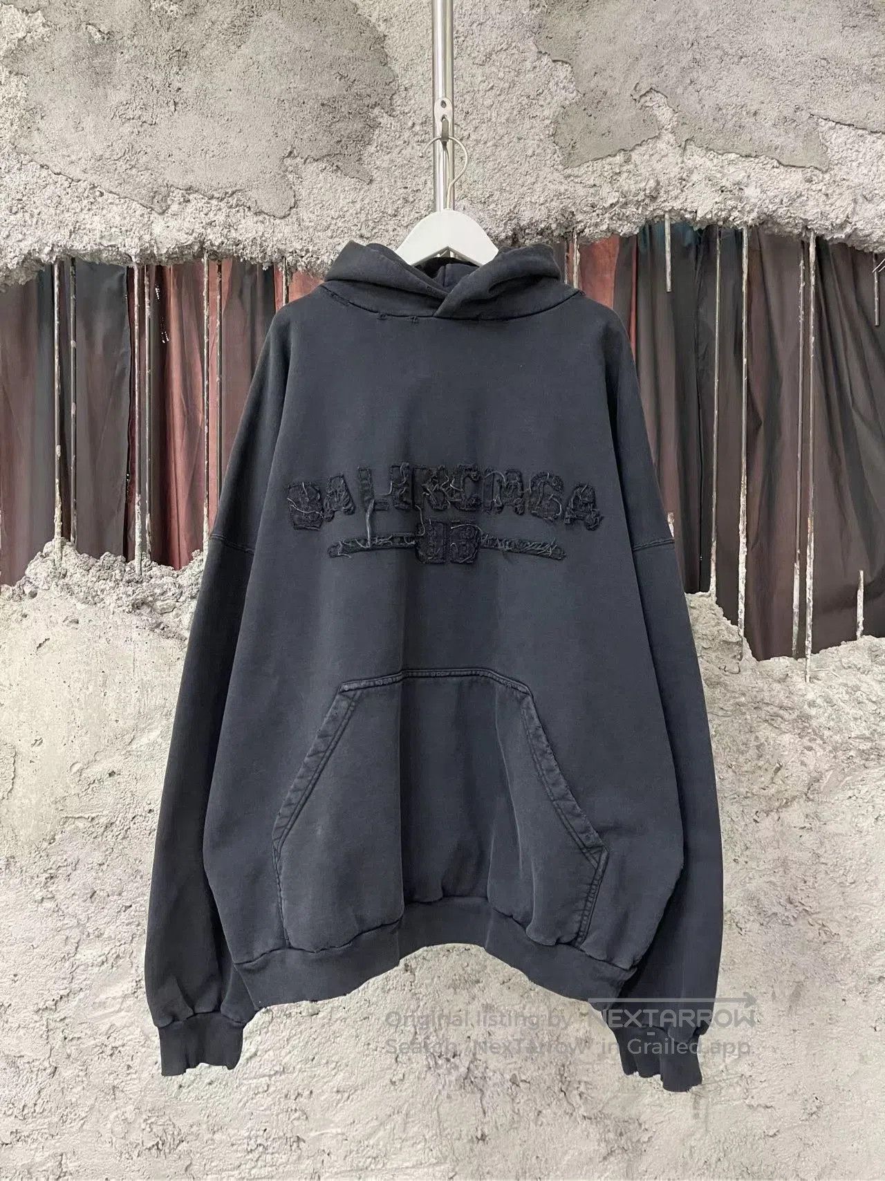 Balenciaga balenciaga oversized hoodie in dark color. Size US S / EU 44-46 / 1 - 1 Thumbnail