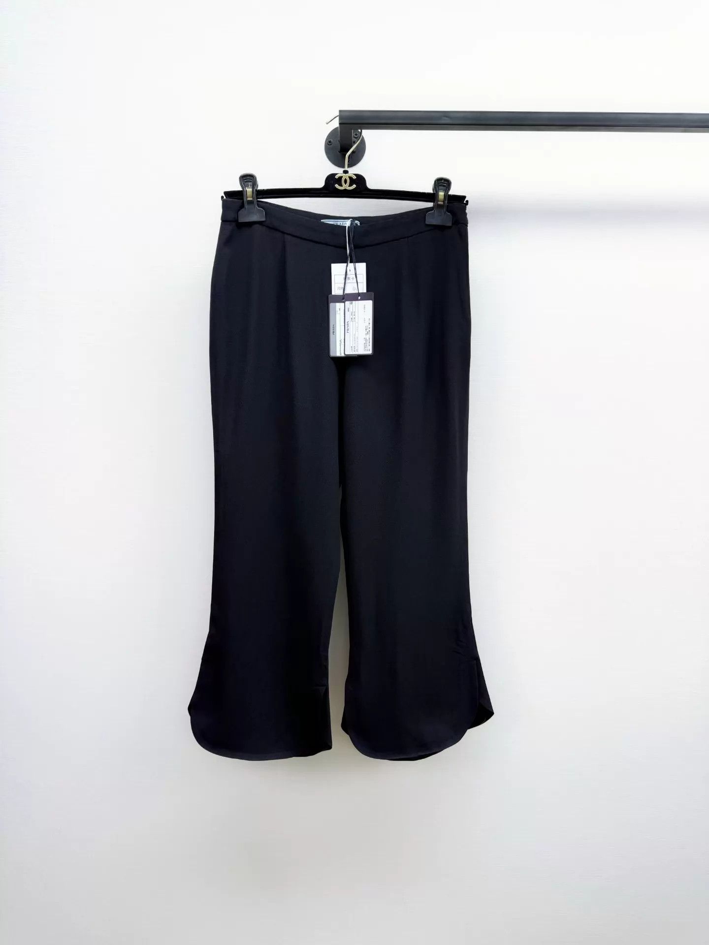 Prada Prada 9-length pants 44 new with tags authentic Size 30" / US 8 / IT 44 - 1 Thumbnail