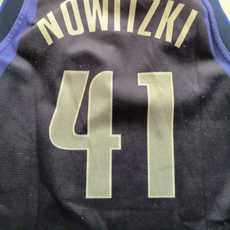 Champion Dallas Mavericks Dirk Nowitzki Champion EU NBA jersey size S Size US S / EU 44-46 / 1 - 7 Thumbnail