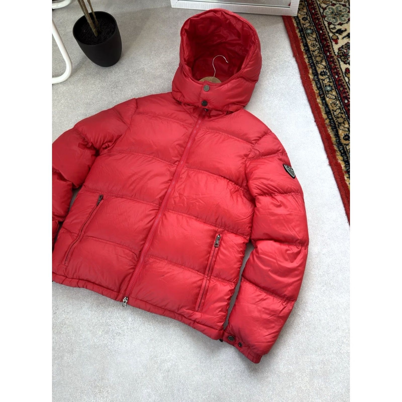 Emporio Armani VINTAGE Emporio Armani Jacket S Men Duck Puffer Down Red Nylon 90s City Designer Casual Streetwear Puffer Full Zip Pockets Limited Edition Size US S / EU 44-46 / 1 - 2 Thumbnail