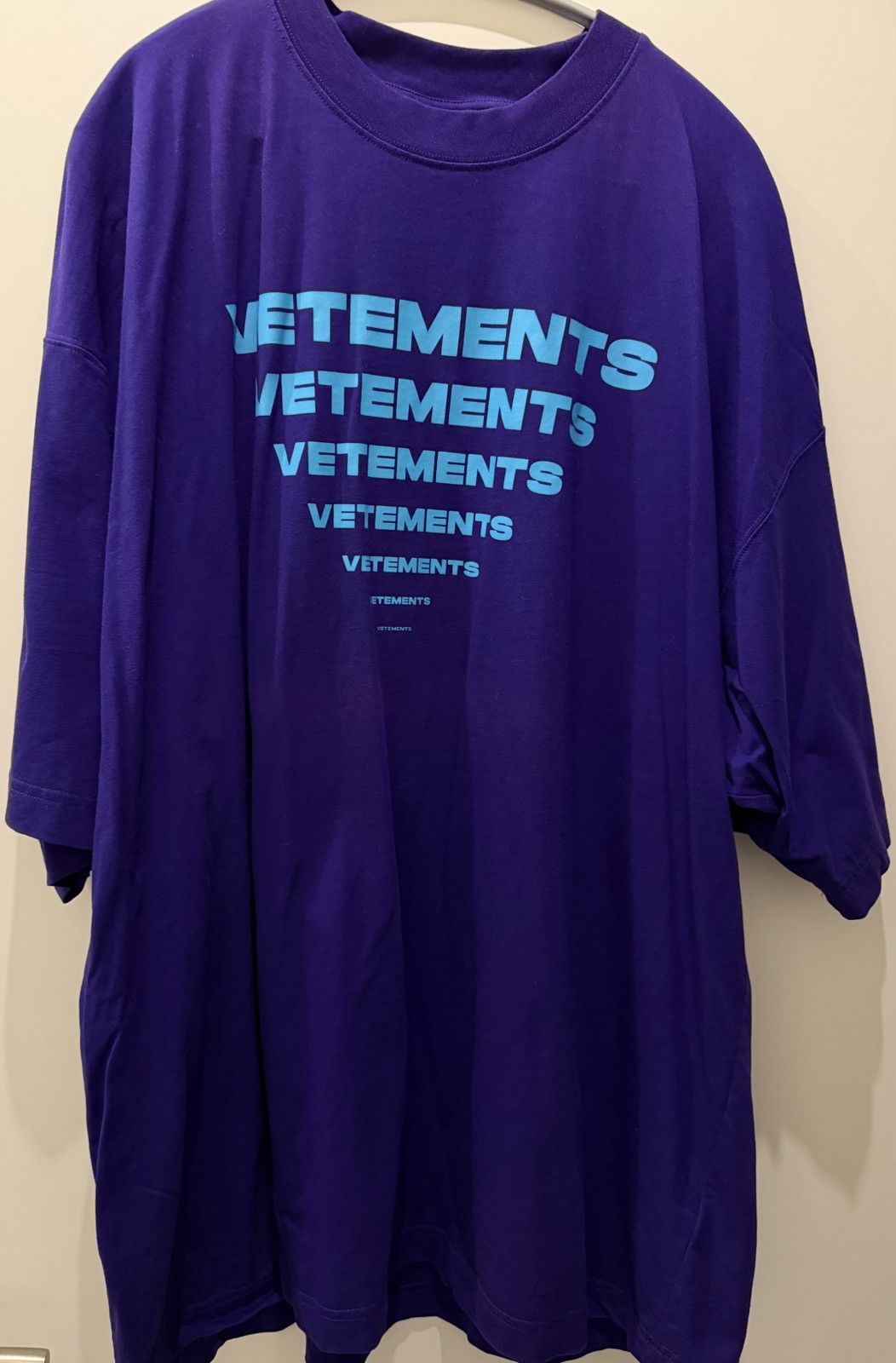 Vetements Vetements - Pyramid Logo Shirt Size US L / EU 52-54 / 3 - 1 Thumbnail