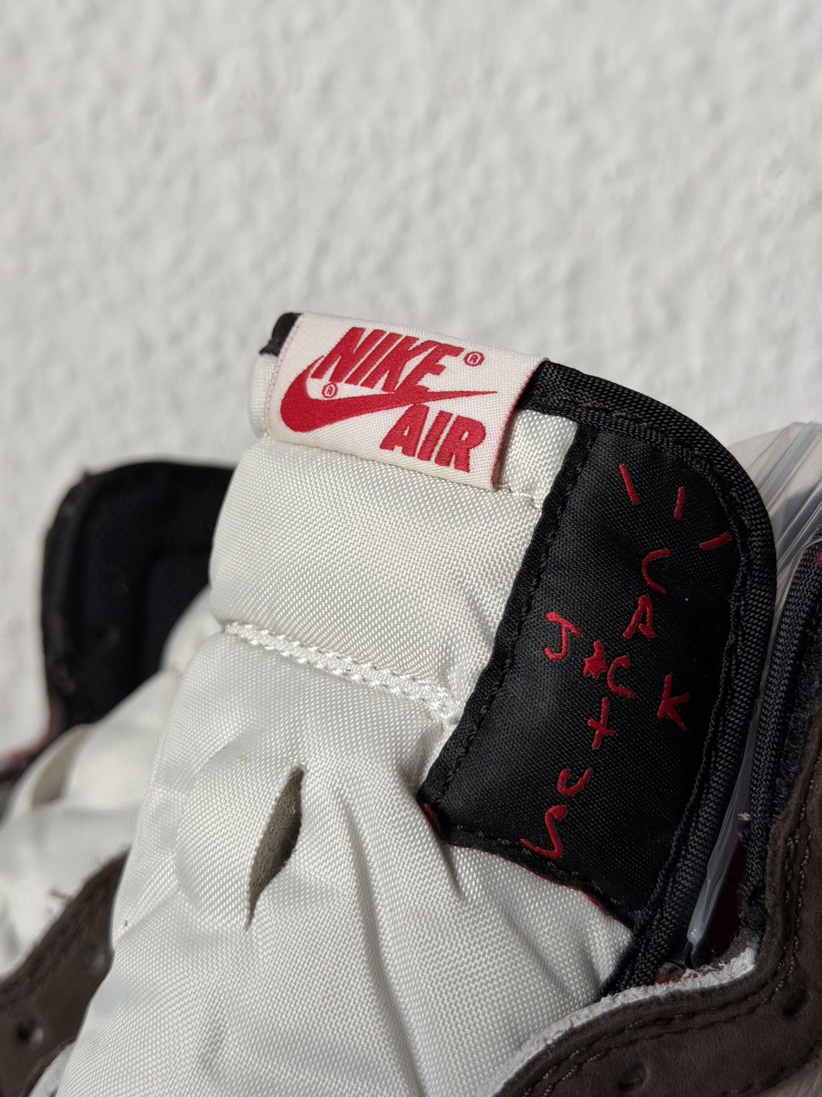 Jordan Brand × Travis Scott Jordan 1 High x Travis Scott mocha Size US 7.5 / EU 40-41 - 5 Thumbnail