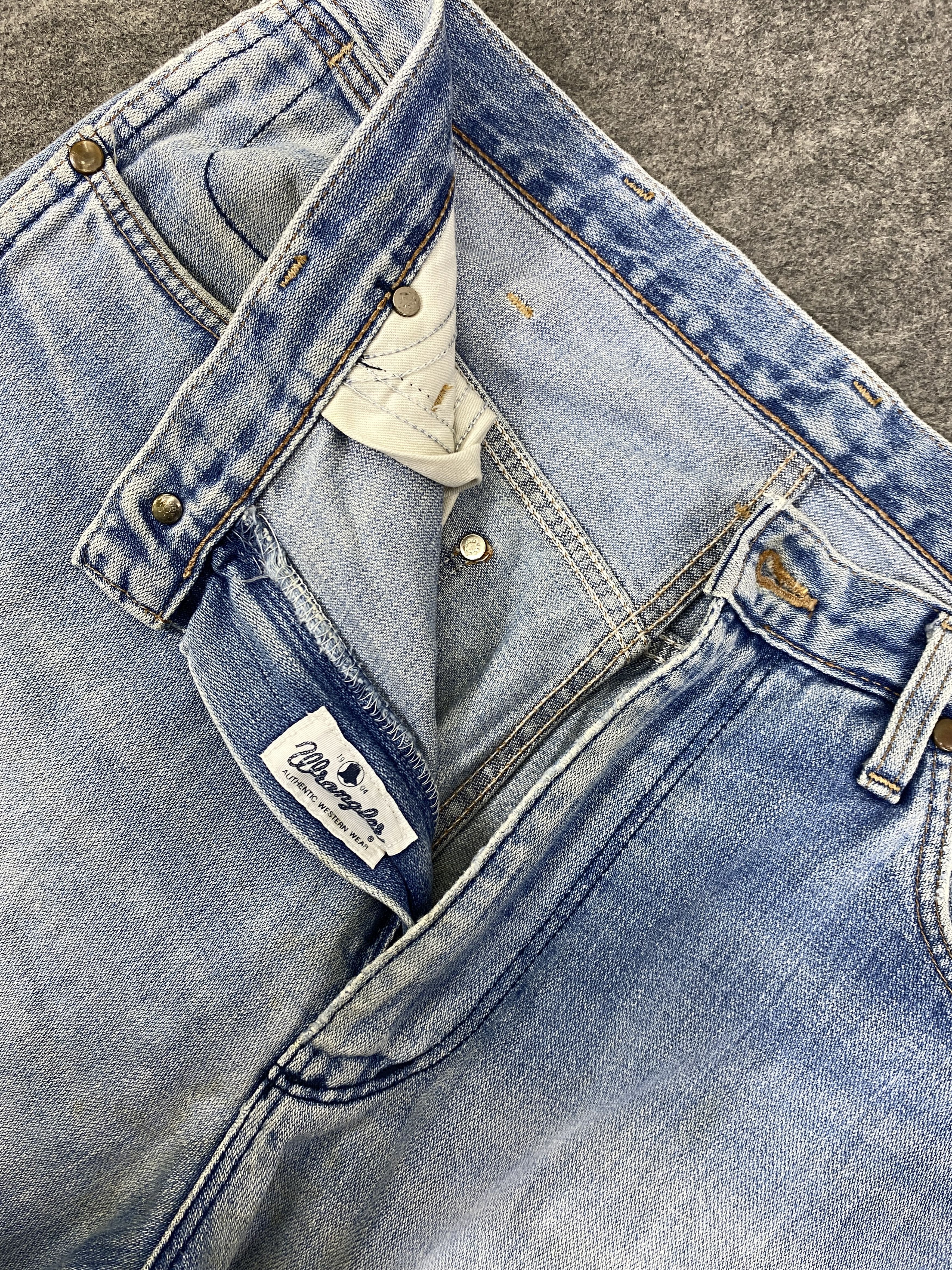 Japanese Brand Light Blue Wash Vintage Wrangler Jeans 33x33.5 - JN3330 Size US 33 - 7 Thumbnail