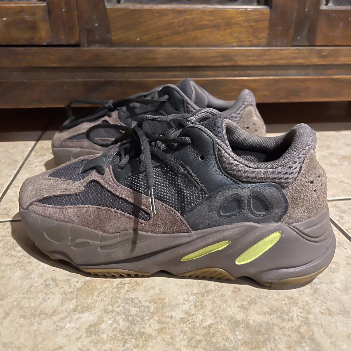 Adidas Adidas YEEZY Boost 700 V1 ‘Mauve’ Size US 6 / EU 39 - 5 Thumbnail