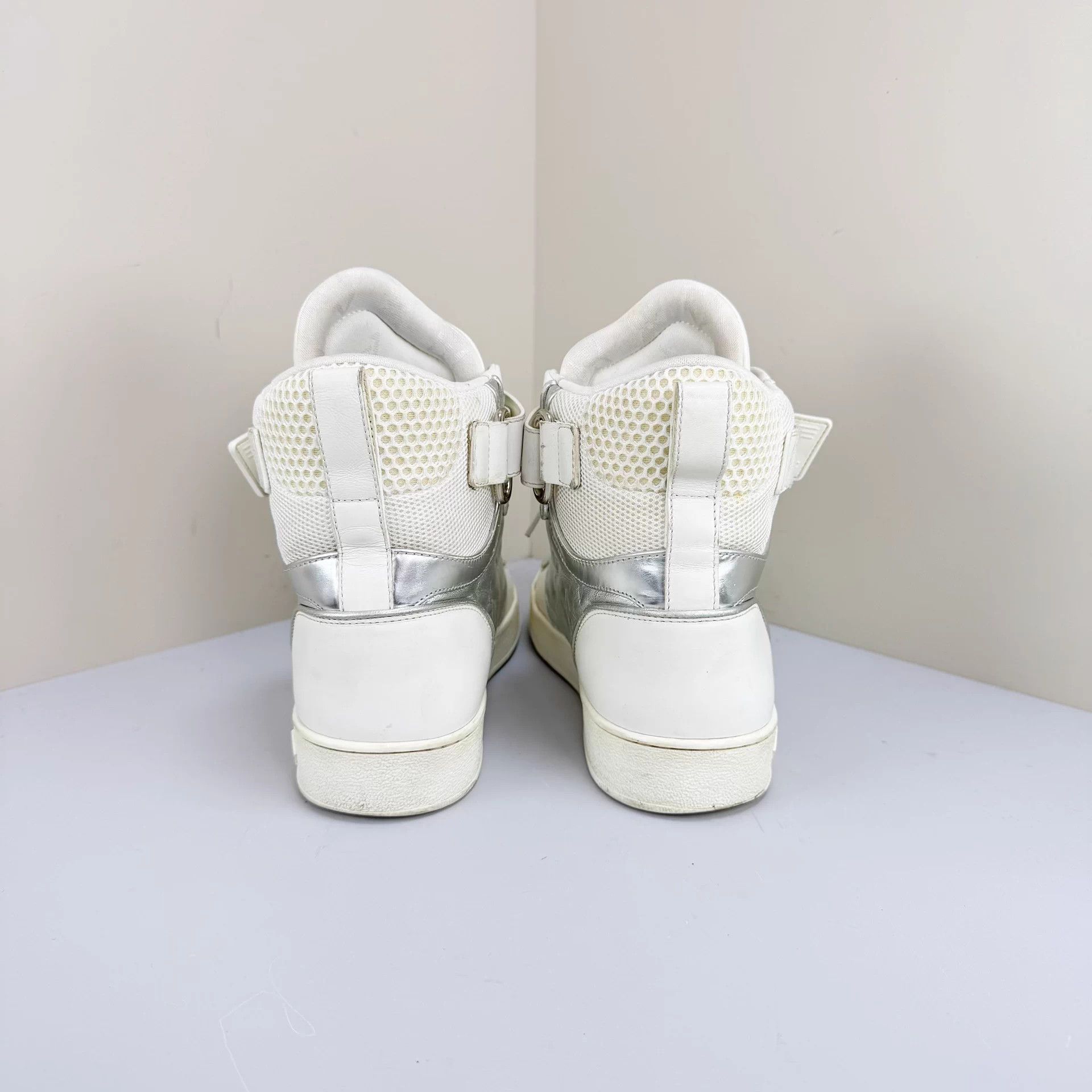 Louis Vuitton LV Monogram Embossed Lace-up Casual Sneakers EU37.5 98 New Size US 6.5 / IT 36.5 - 3 Thumbnail
