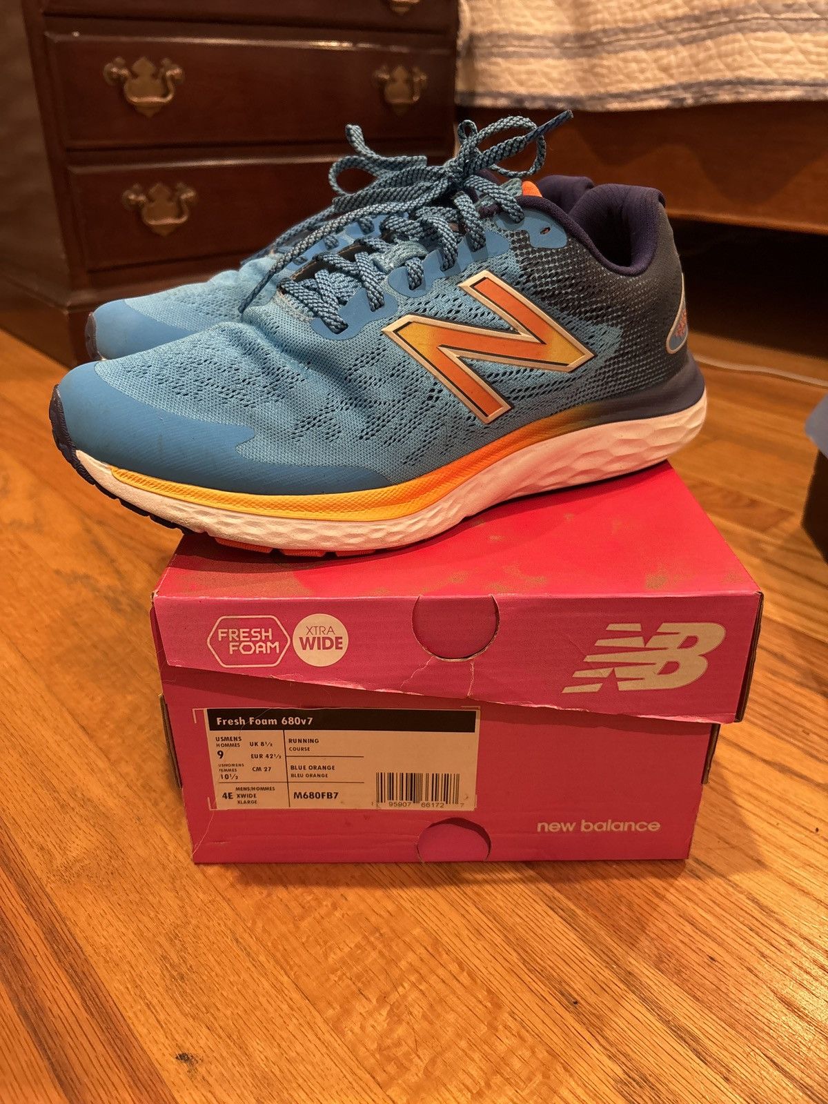 New Balance New balance 680v7 fresh foam size 9 4e wide tried on Size US 9 / EU 42 - 1 Thumbnail