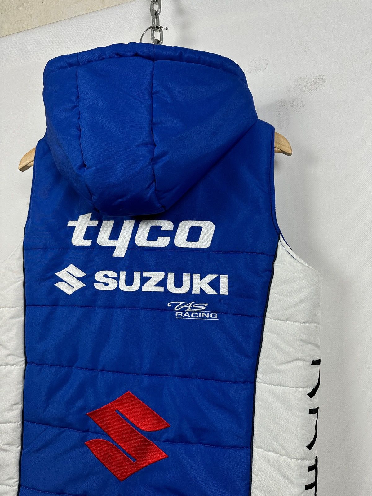 Formula 1 Suzuki GSXR Tyco TAS Racing Blue Motorcycle Fleece Vest Size US S / EU 44-46 / 1 - 19 Thumbnail