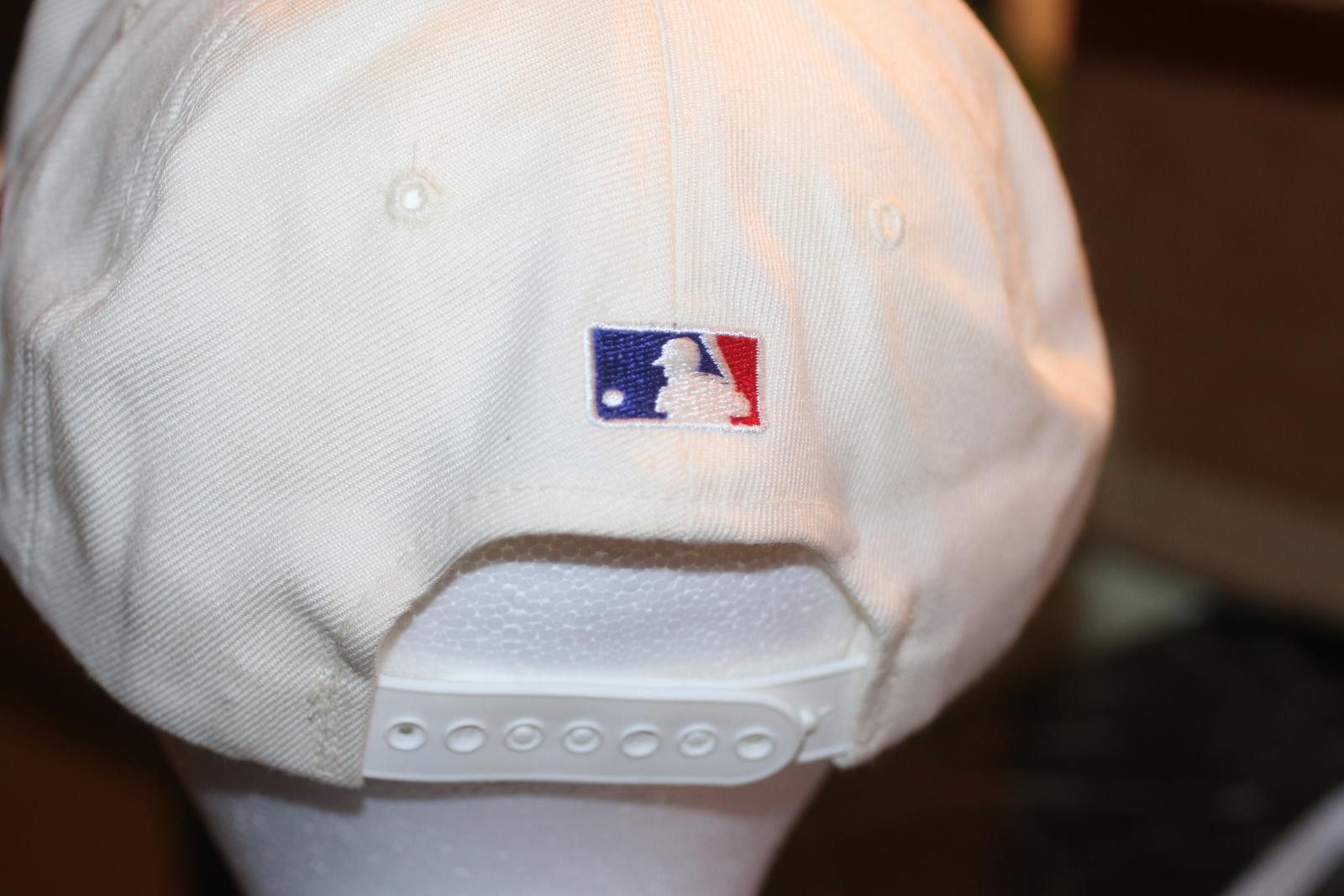 MLB Vintage 1995 WorldSeries Champions Atlanta Braves Hat NewEra Size ONE SIZE - 4 Thumbnail