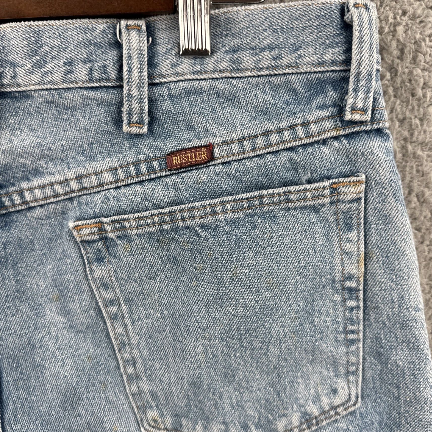 Denime VINTAGE Rustler Men Denim Shorts 9 Inseam 36 Blue Distressed Flat Front Casual 90s Americana Mens Size US 36 / EU 52 - 7 Thumbnail