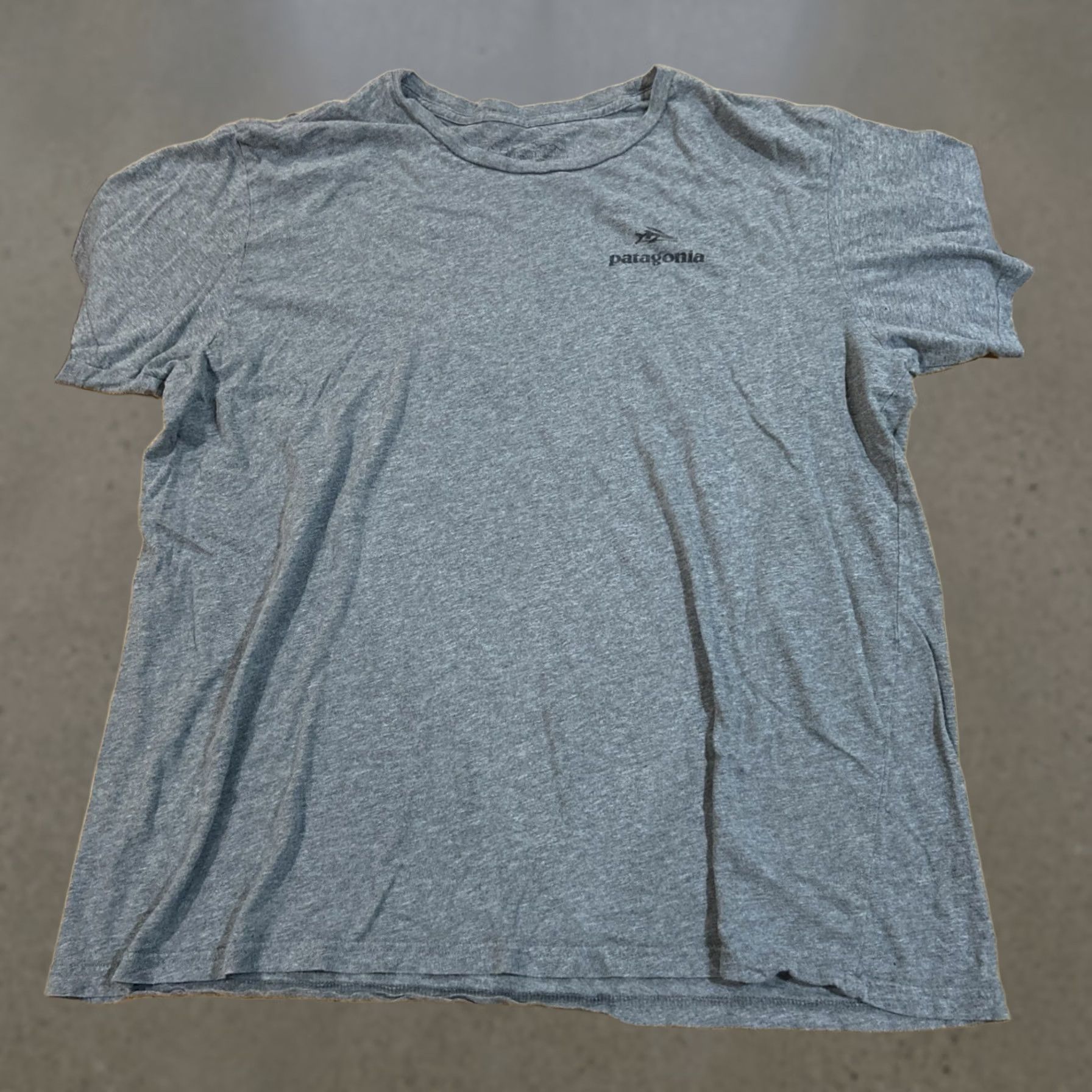 Patagonia Patagonia T-Shirt Slim Fit 2XL Short Sleeve Gray Mens Shirt Size US XXL / EU 58 / 5 - 1 Thumbnail