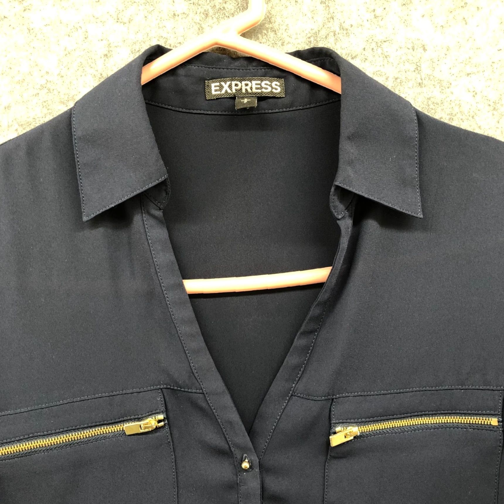 Express Express Blouse Womens S Chiffon Navy Blue Roll Tab Sleeve V-Neck Button Pockets Zip Pocket Workwear Classic Basic 90s? Size S / US 4 / IT 40 - 6 Thumbnail