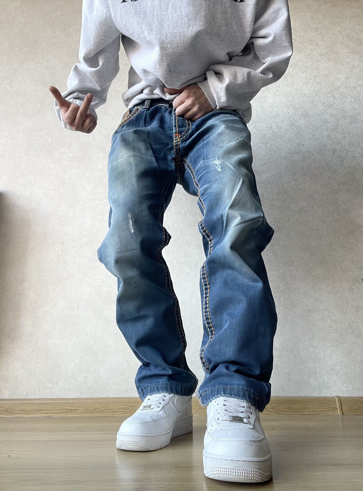 True Religion Vintage True Religion Distressed Denim Jeans Size US 38 / EU 54 - 3 Thumbnail