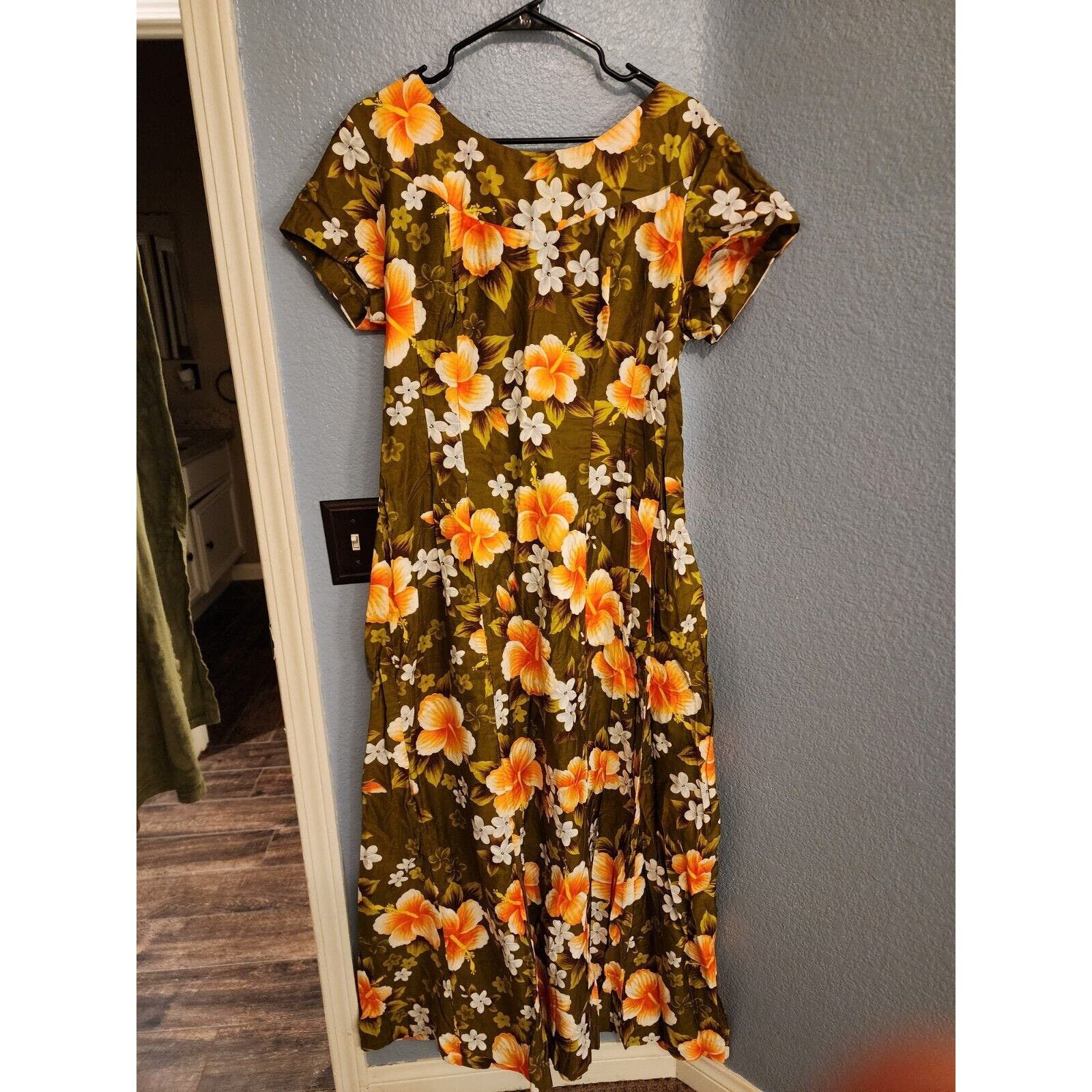 image of Ui Maikai Maxi Dress Size XL 18 Muumuu 1970S Floral Vintage in Green, Women's