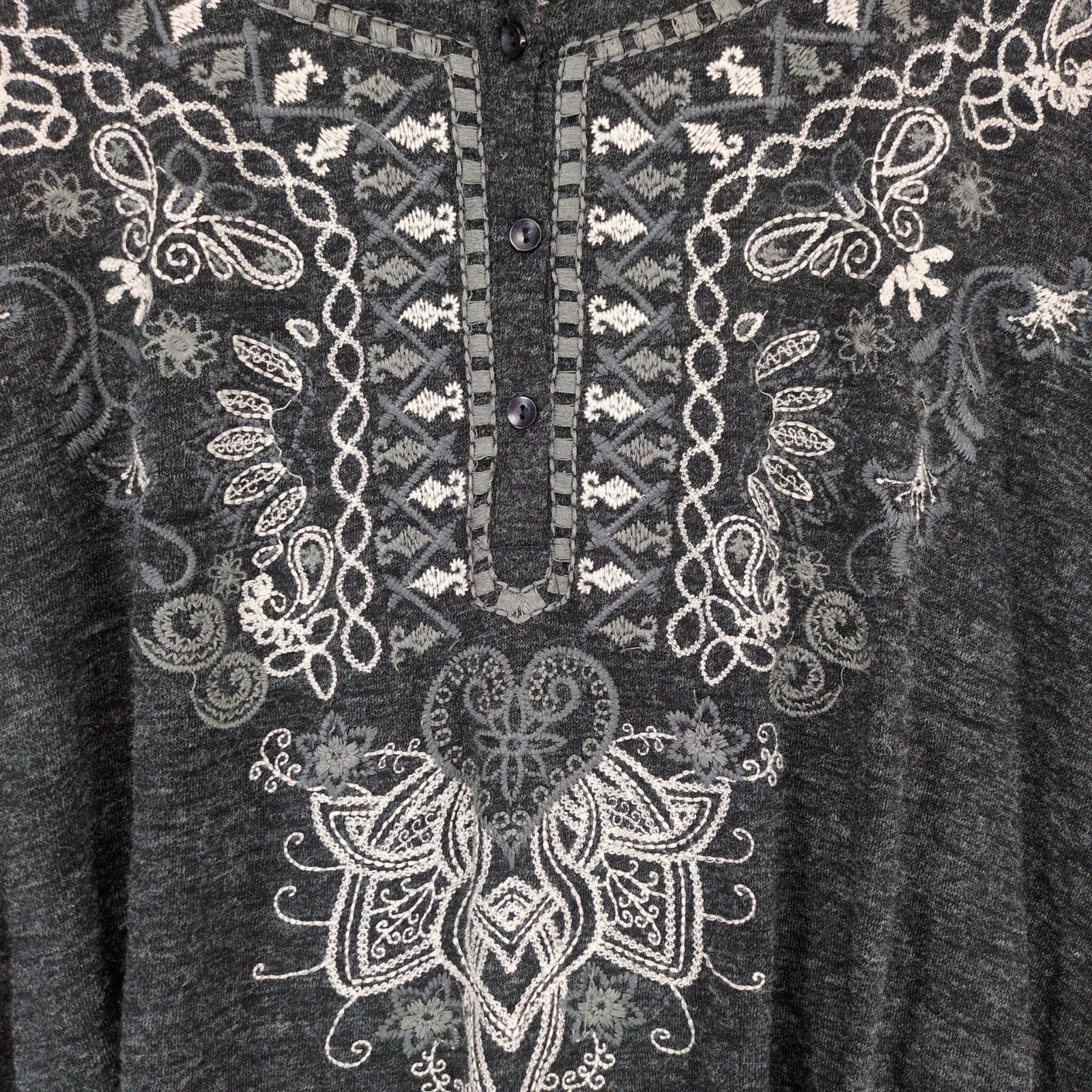 Other Monoreno Women's S Embroidered Gray Knit Poncho Top, Batwing Size S / US 4 / IT 40 - 2 Thumbnail