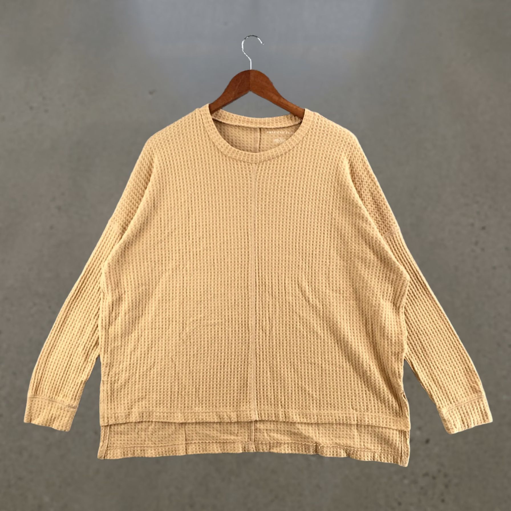 American Eagle Outfitters American Eagle Outfitters Sweatshirt Womens L Tan Long Sleeve Waffle Knit Top Size L / US 10 / IT 46 - 1 Thumbnail