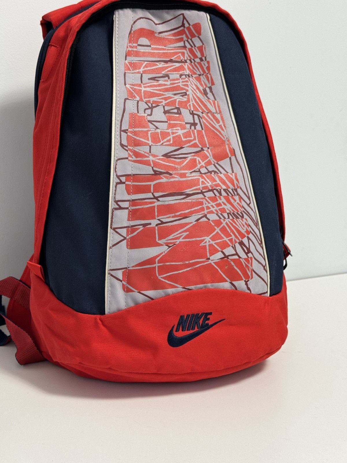 Nike Nike Vintage Bag Y2K style Hype 90’s backpack Size ONE SIZE - 2 Thumbnail