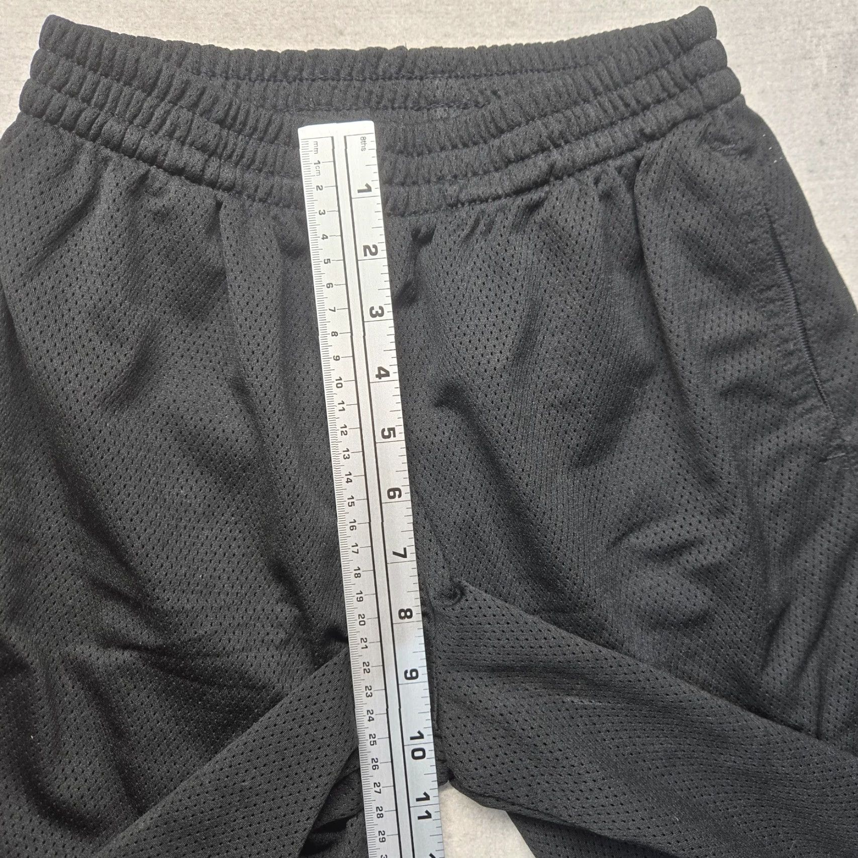 Champion VINTAGE Champion Activewear Shorts Men Adult Large Black Athletic Drawstring Elastic Waist Size US 33 - 6 Thumbnail