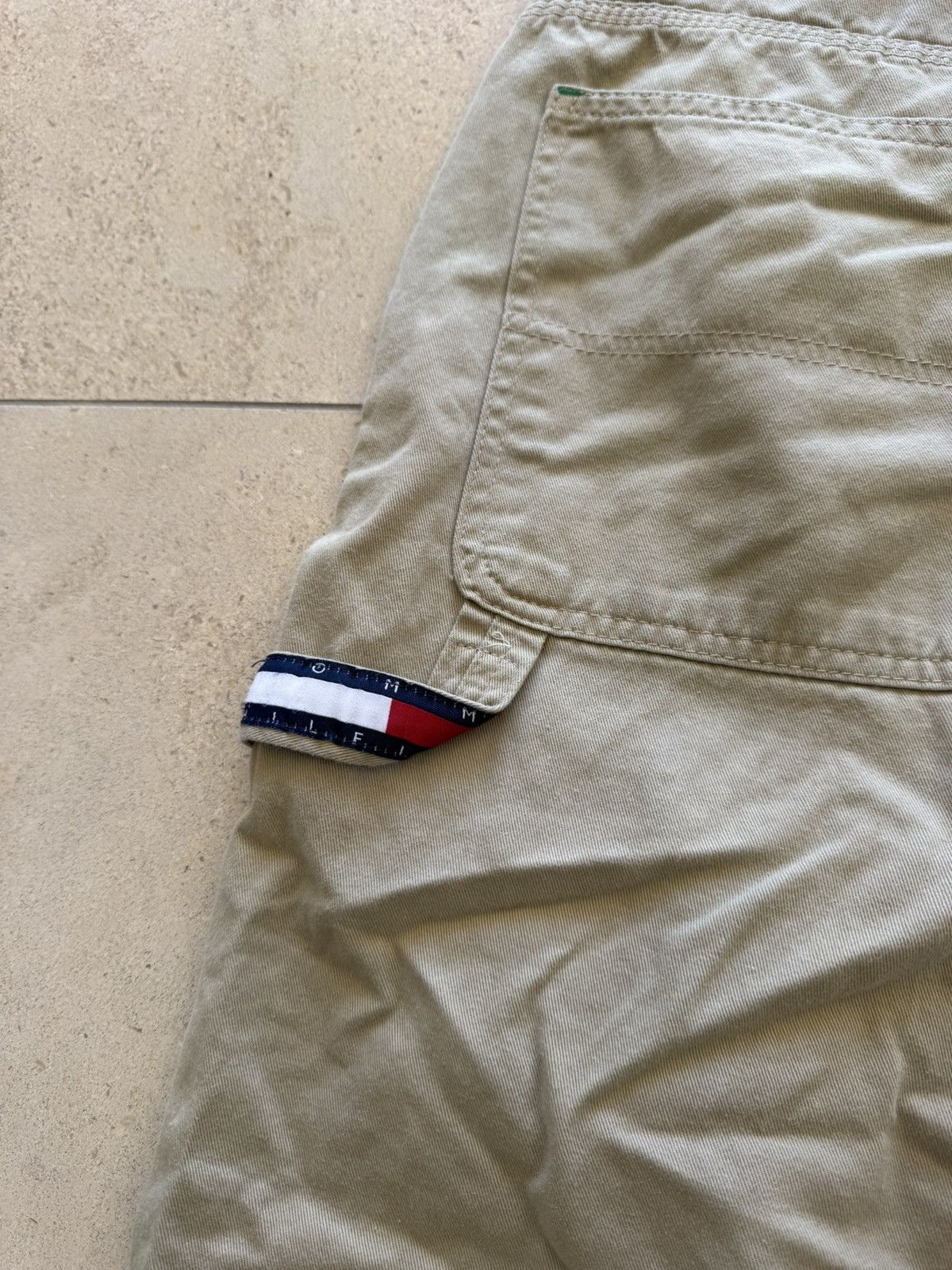 Tommy Hilfiger baggy khaki tommy flag pants Size US 32 / EU 48 - 3 Thumbnail