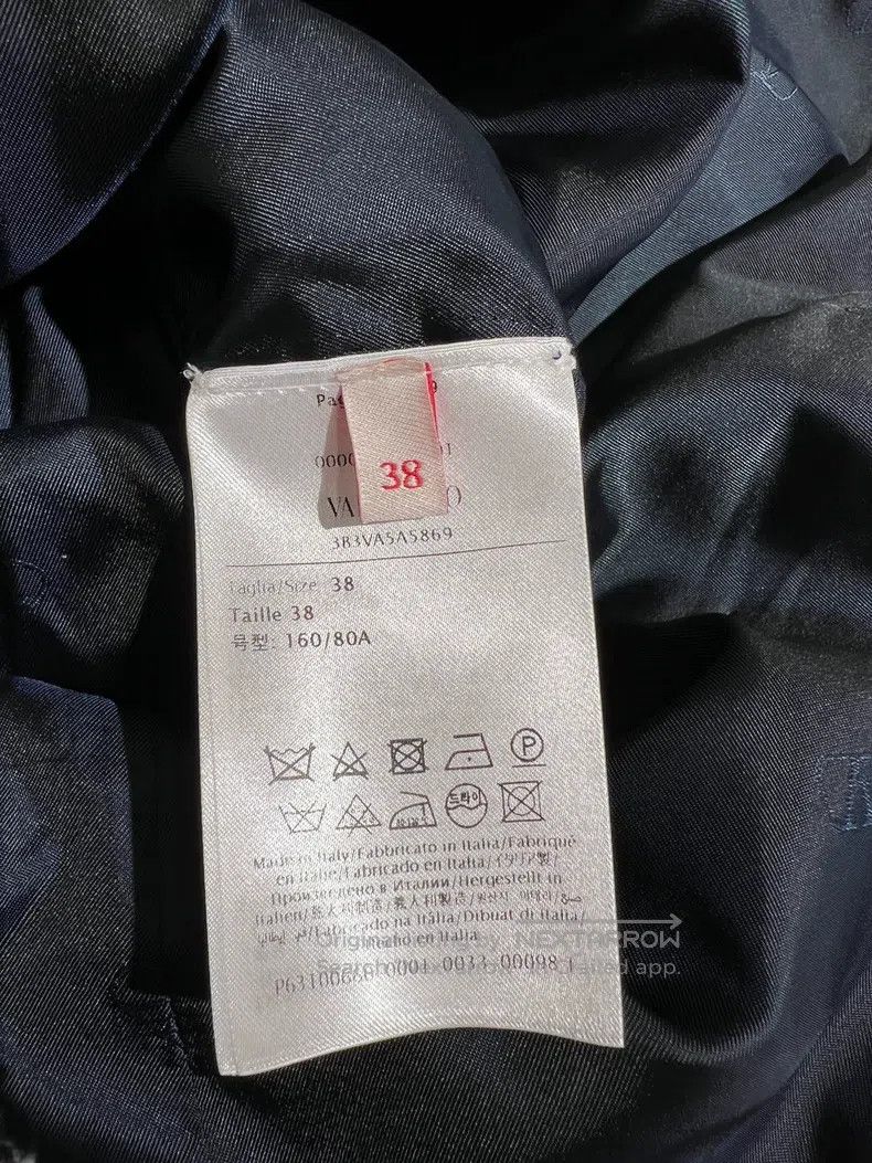 Valentino Valentino Heavy work dress Size S / US 4 / IT 40 - 7 Thumbnail