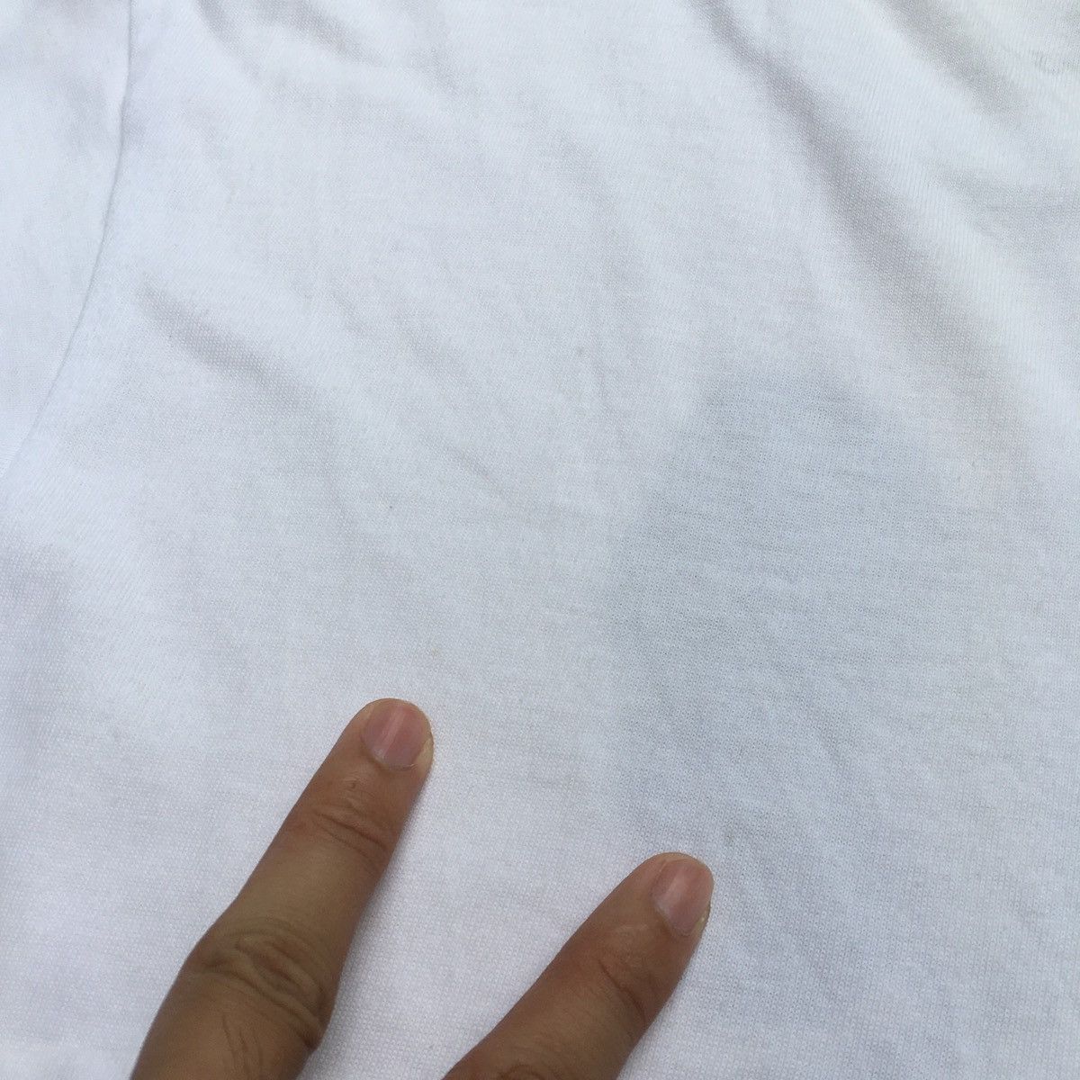 Japanese Brand × Kaws × Vintage FINAL DROP ‼️ Vintage Uniqlo X Kaws Tee Size US M / EU 48-50 / 2 - 24 Thumbnail