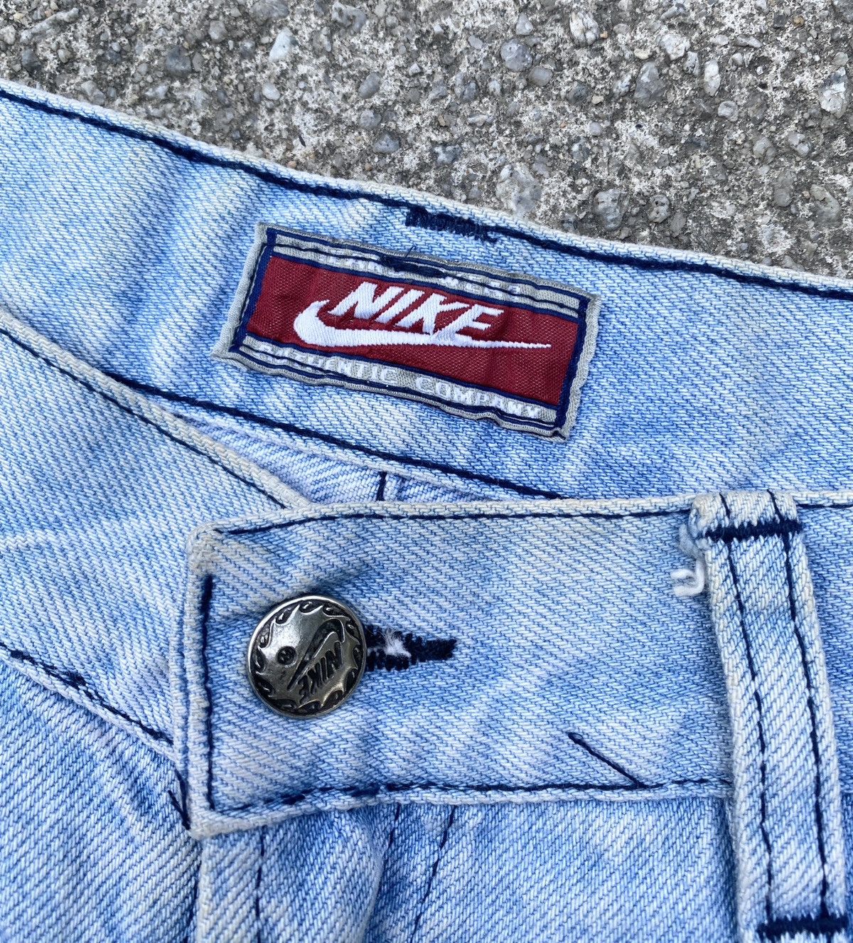 Nike × Vintage 1990s - Nike Light Wash Jeans Wear Size US 31 - 17 Thumbnail