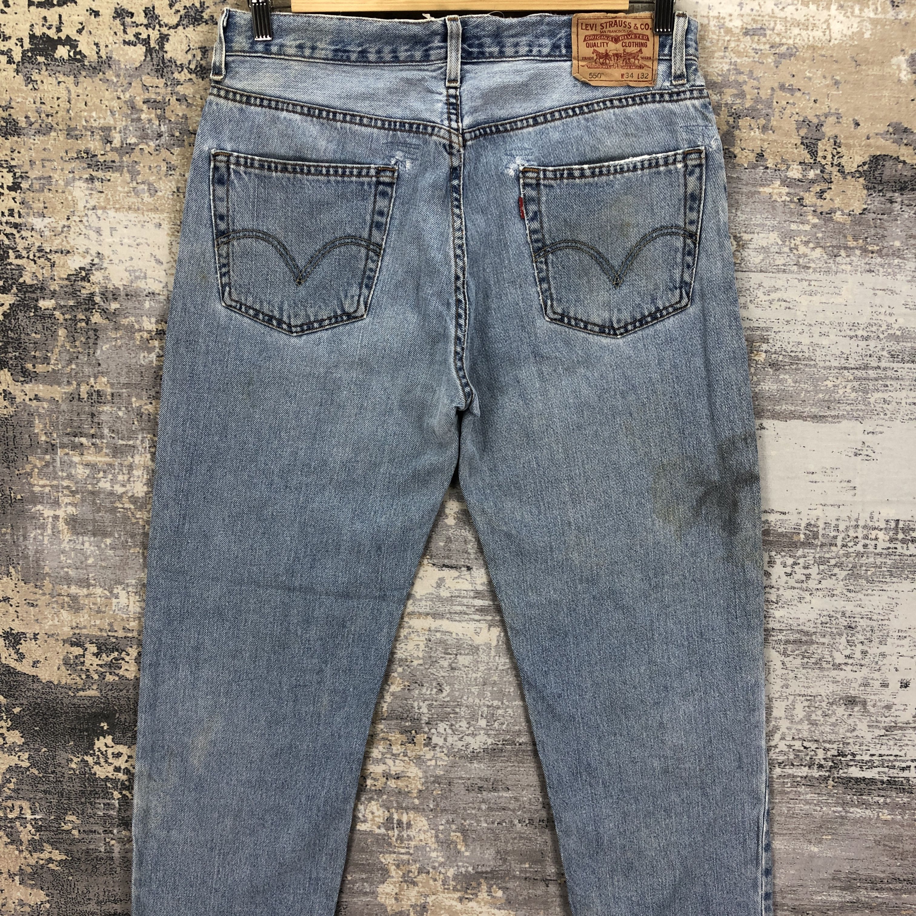 Levi's Vintage Levis 550 Distressed Jeans Levi's Light Wash Denim Size US 32 / EU 48 - 4 Thumbnail