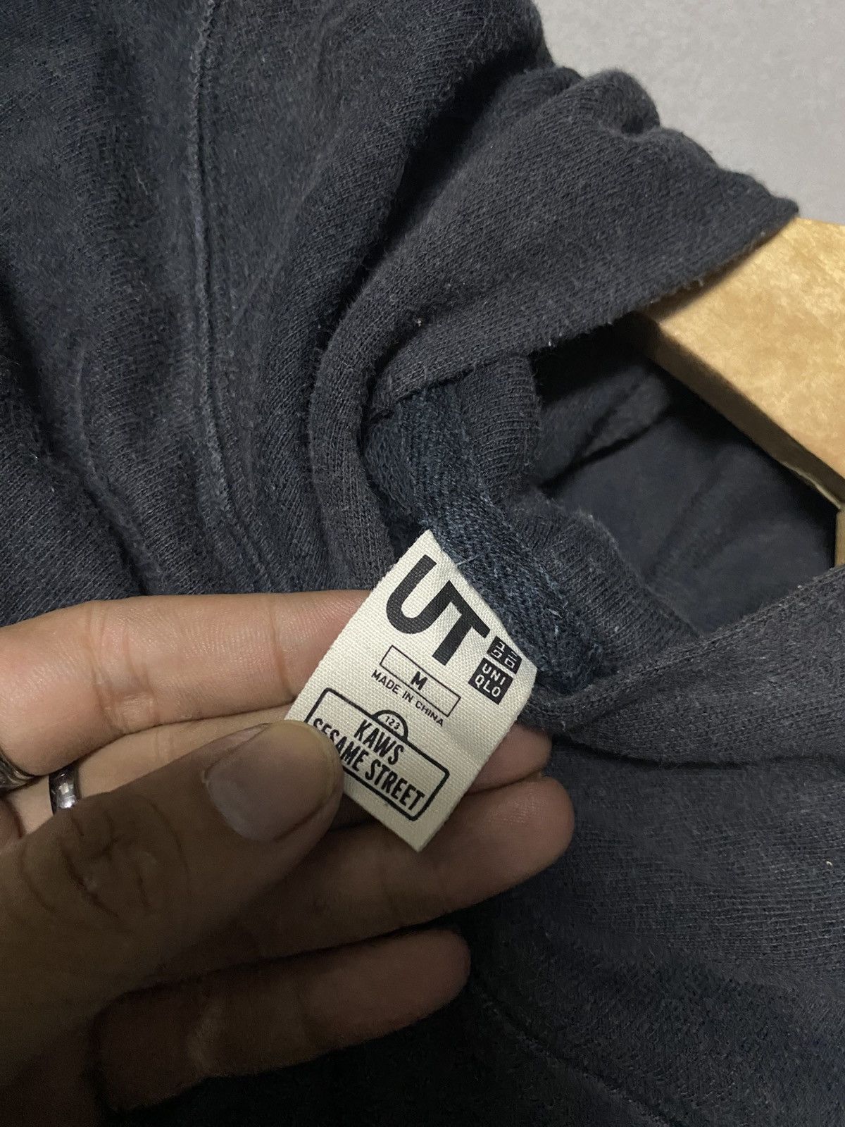 Kaws × Uniqlo UNIQLO X KAWS X SESAME STREET Size US S / EU 44-46 / 1 - 5 Thumbnail