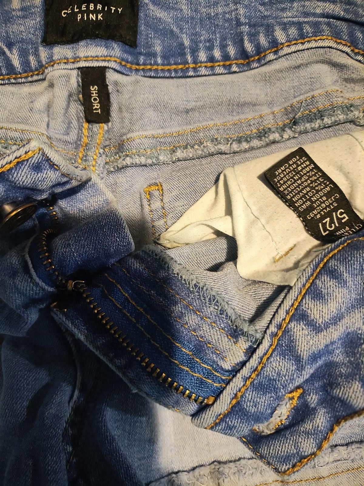 Unknown London Celebrity Pink Women's Light Wash Denim Shorts Size 5/27 Size 27" / US 4 / IT 40 - 4 Thumbnail