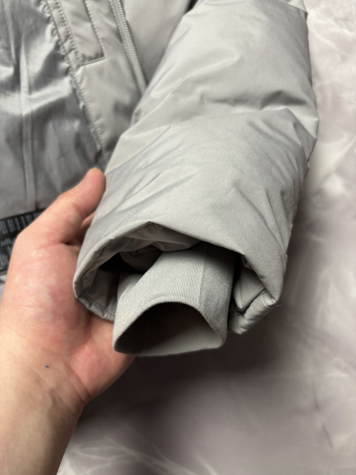 Uniqlo UNIQLO Seamless Down Parka 3D Cut Puffer Jacket Light Gray M Size US M / EU 48-50 / 2 - 6 Thumbnail