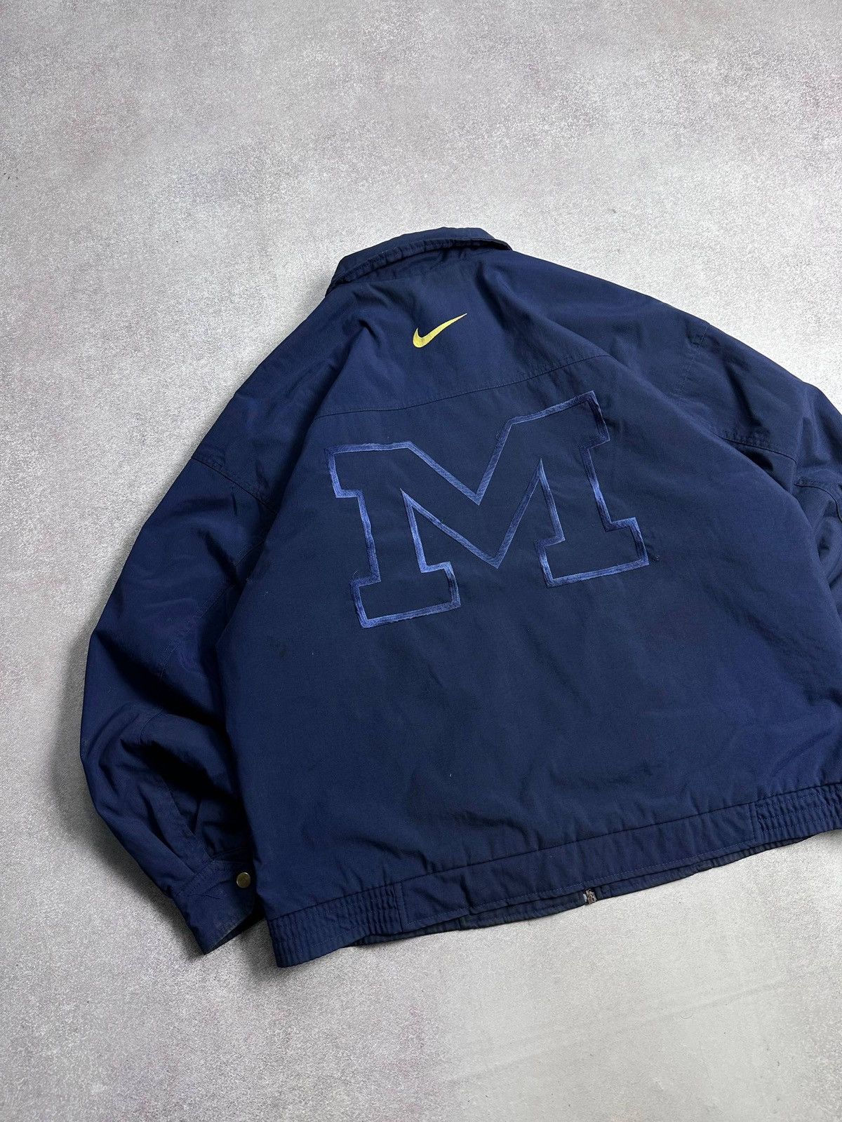 Nike Vintage 90s Nike Michigan Team Puffer Jacket M Size US M / EU 48-50 / 2 - 6 Thumbnail