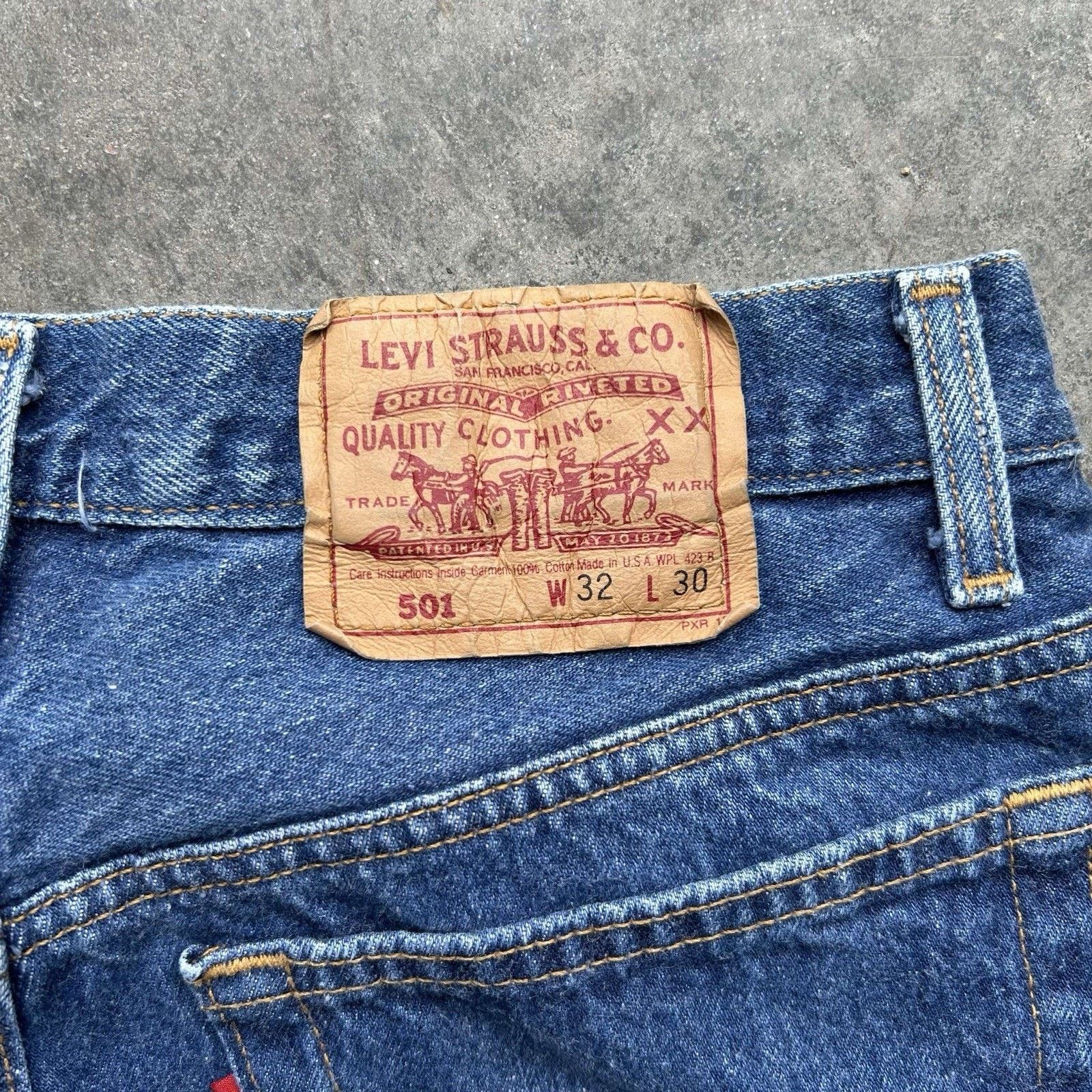 Levi's Vintage 90’s Levi’s 501xx Jeans Men’s 32 X 30 dark Wash West Size US 32 / EU 48 - 2 Thumbnail