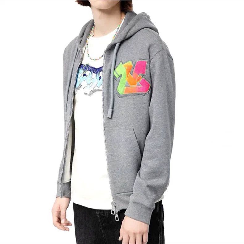Louis Vuitton Louis Vuitton Grey foam logo hooded zip jacket Size US L / EU 52-54 / 3 - 1 Thumbnail