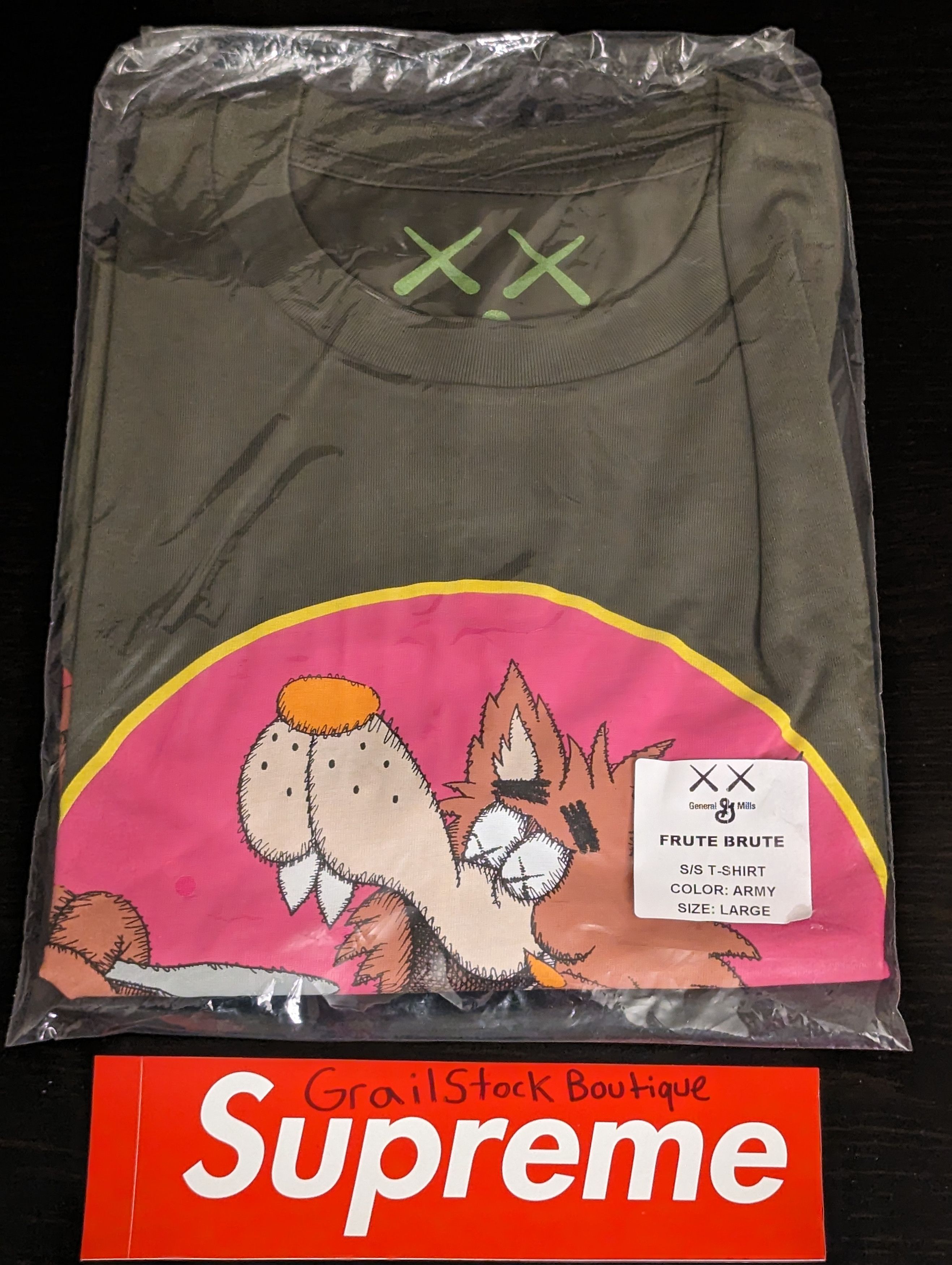 Kaws KAWS x Monsters Frute Brute T-shirt - Large Size US L / EU 52-54 / 3 - 1 Preview
