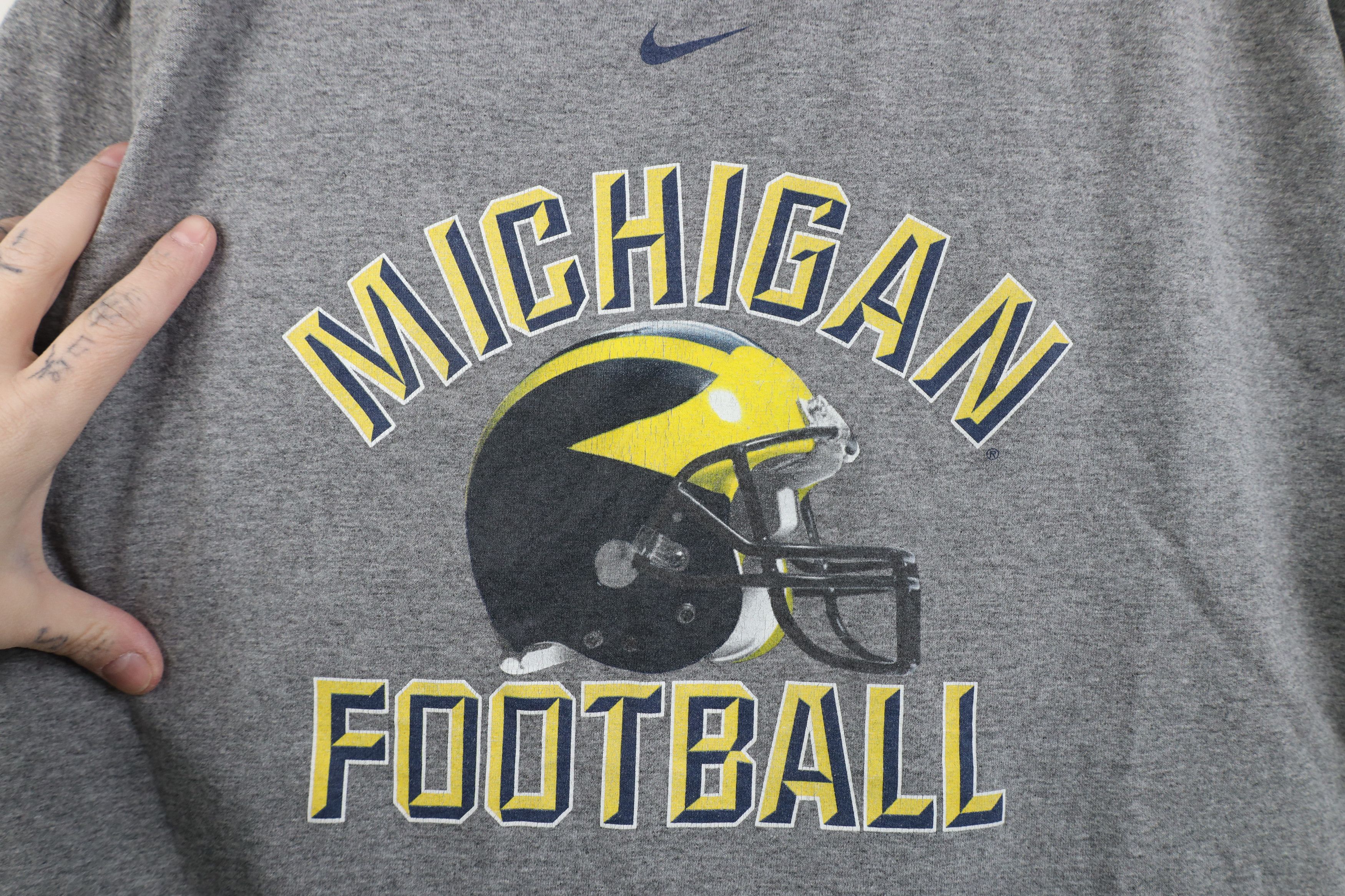 Nike Vintage Nike Swoosh University of Michigan Football T-Shirt Size US L / EU 52-54 / 3 - 4 Thumbnail