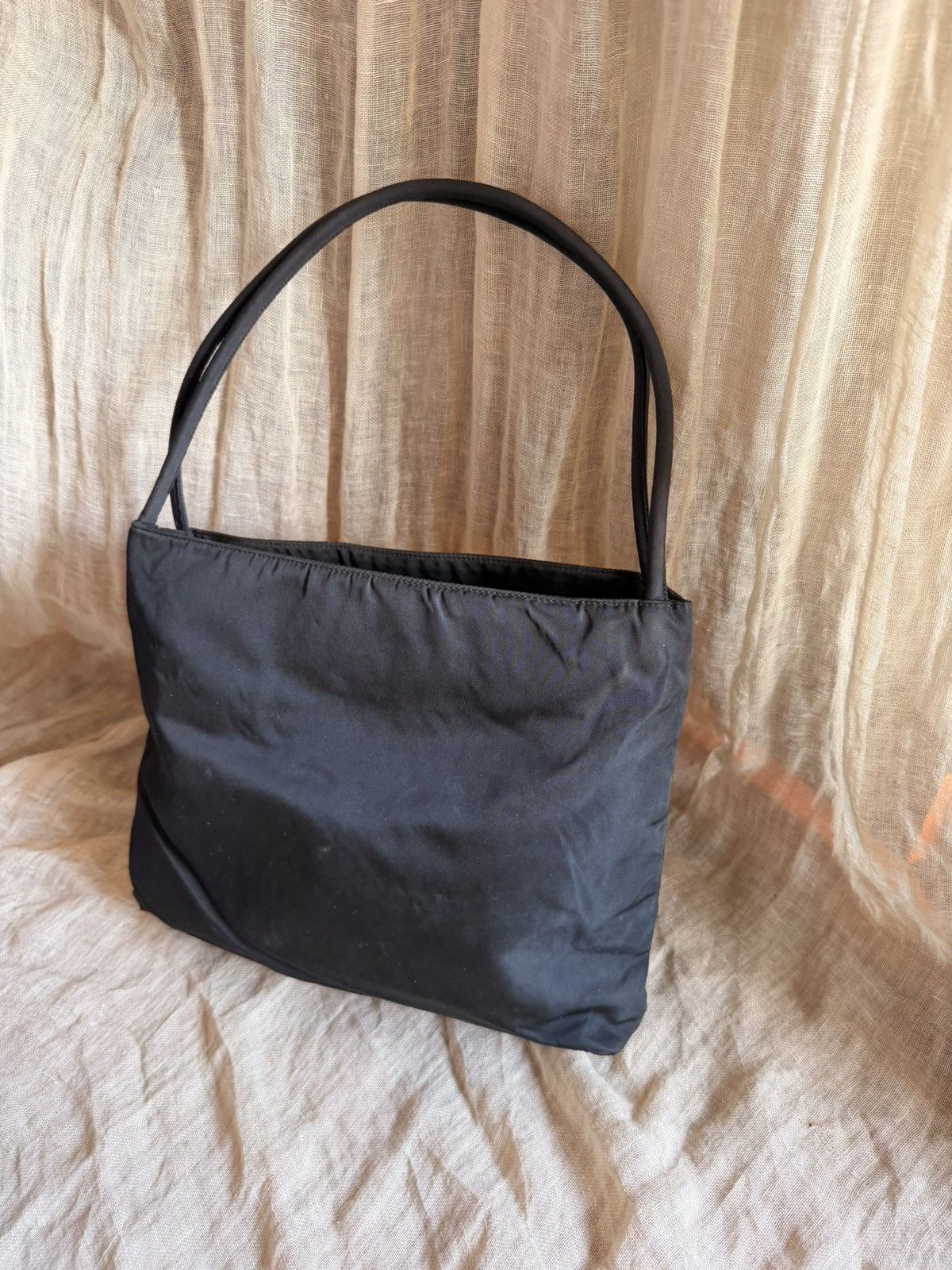 Prada VINTAGE Prada Classic Black Tessuto Nylon Shoulder Bag Size ONE SIZE - 8 Thumbnail