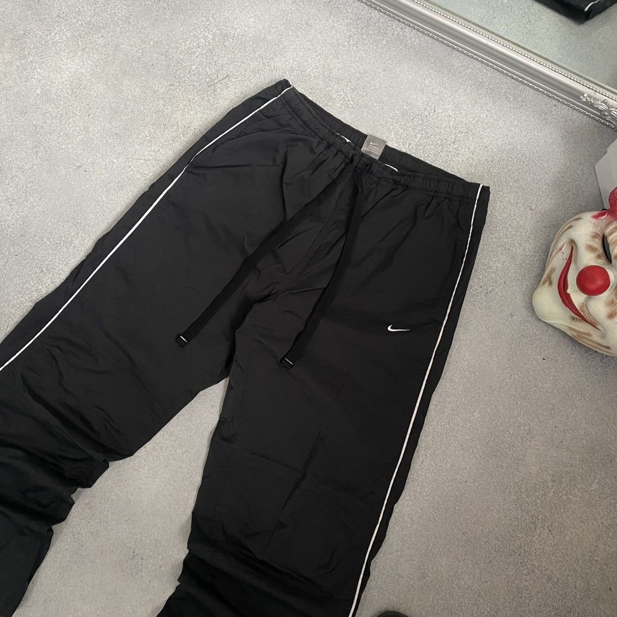 Nike Vintage Nike Track Pants Nylon Drill Y2K Swoosh Logo Size US 36 / EU 52 - 4 Thumbnail