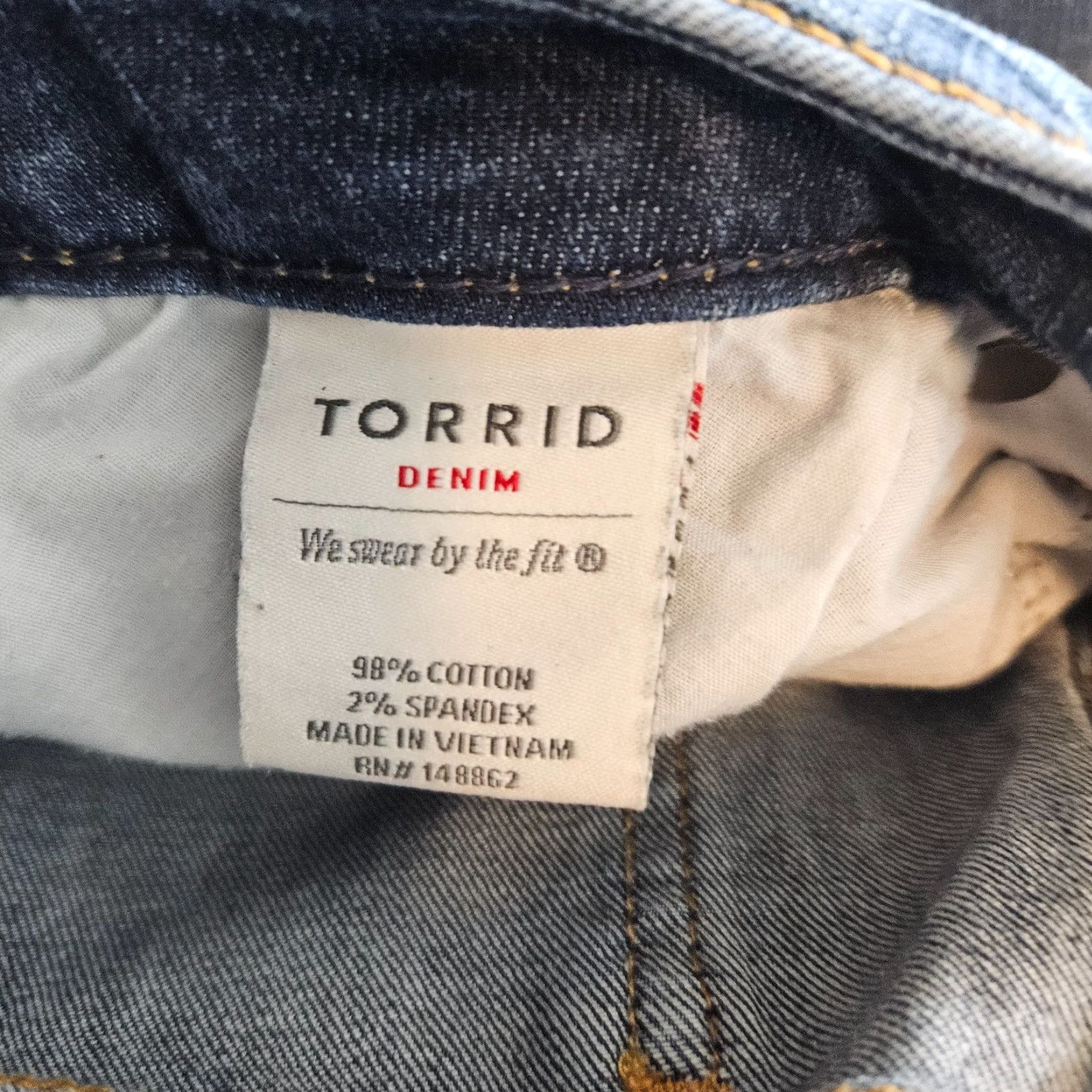 Torrid Torrid Denim Shorts - 16 - Blue - Medium Wash - Mid Rise - Plus Size - Women Size 38" / US 16 / IT 52 - 3 Thumbnail