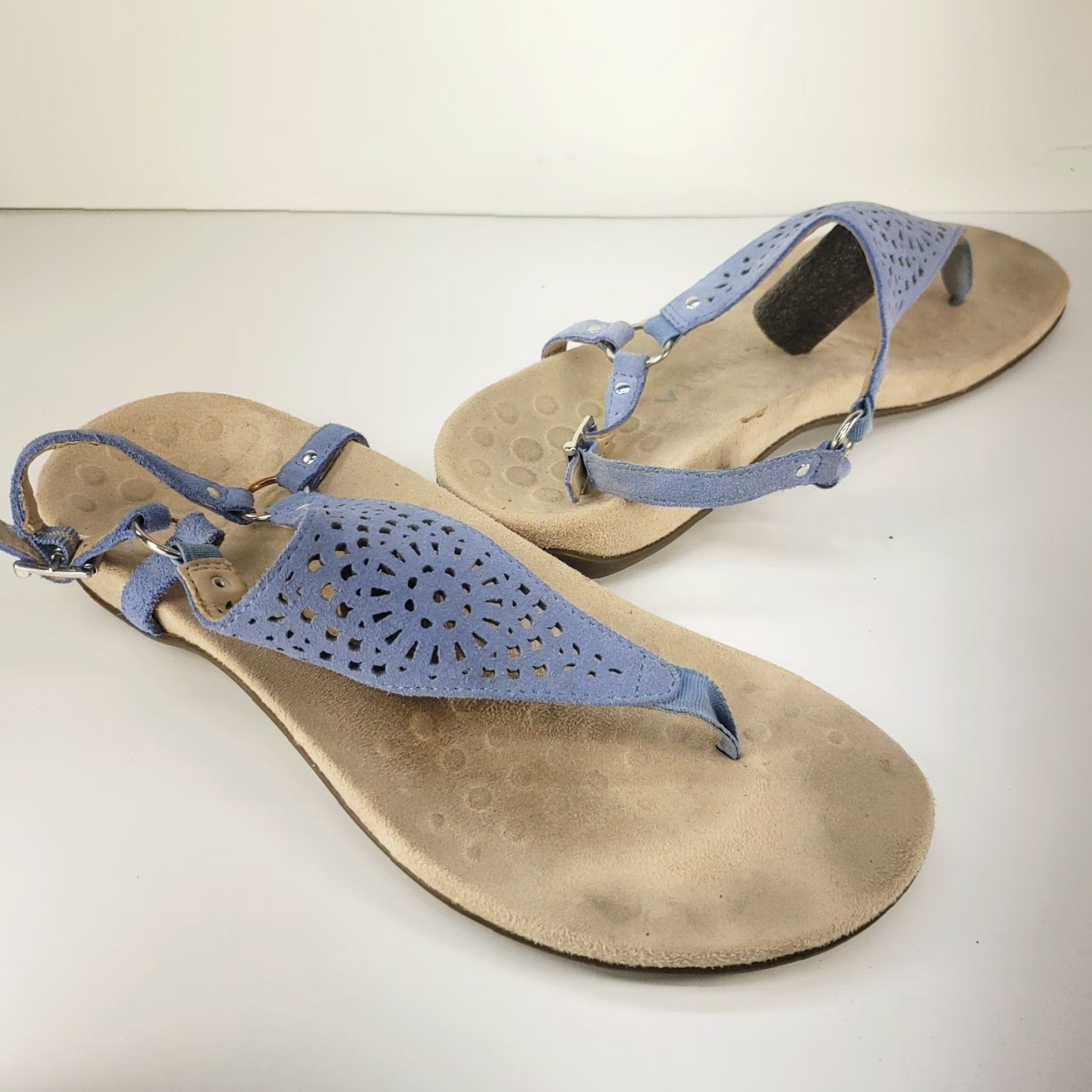 Vionic Vionic Kiera T Strap Womens 9.5 Periwinkle Blue Perforated Faux Leather Sandals Size US 10 / IT 40 - 3 Thumbnail
