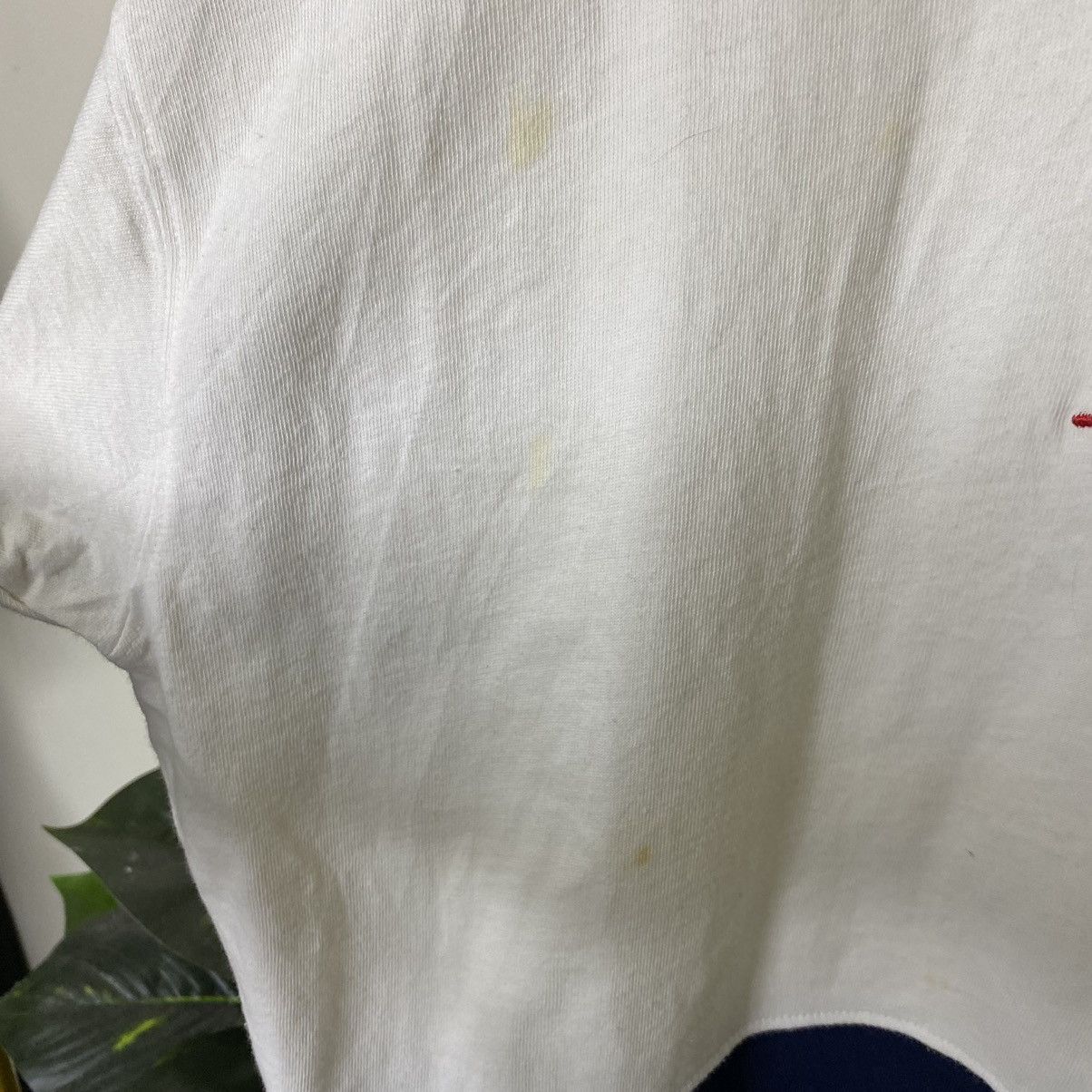 Guess × Vintage Vintage 1990s Guess Club Tee Size US L / EU 52-54 / 3 - 4 Thumbnail