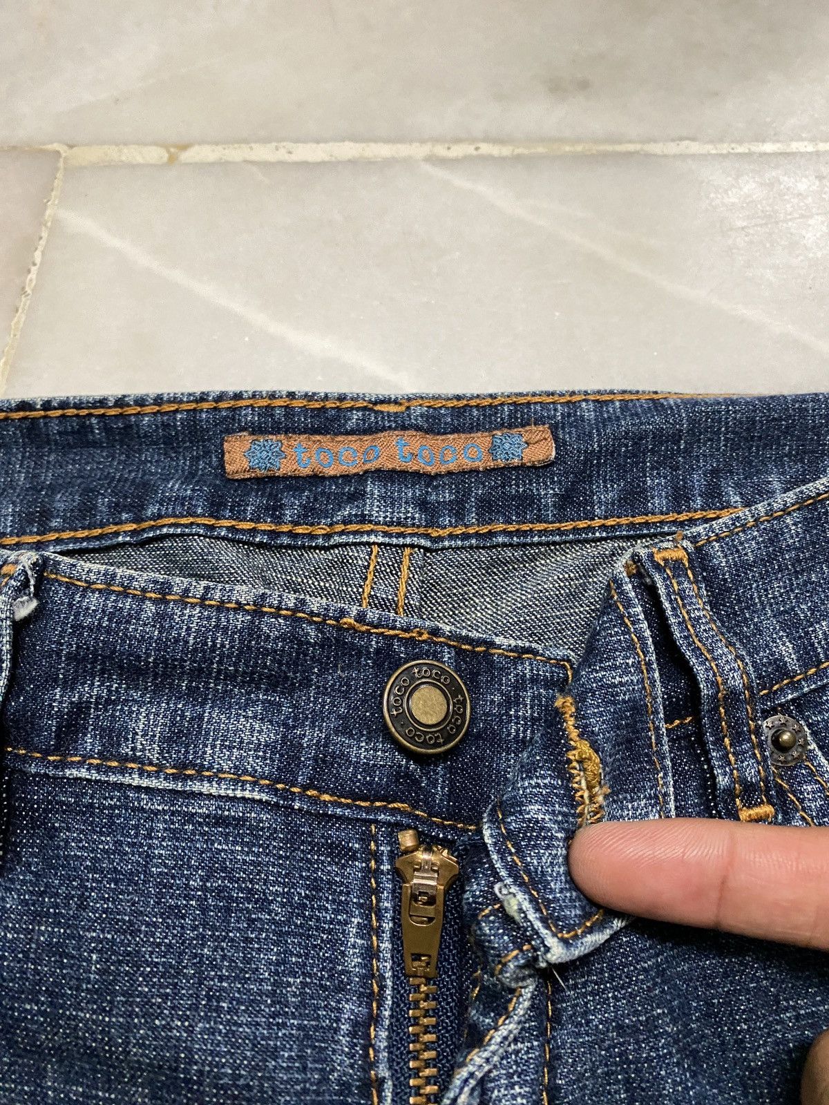 Japanese Brand Flared Japanese Art Denim Embroidered Floral Design Rare Size US 29 - 10 Thumbnail