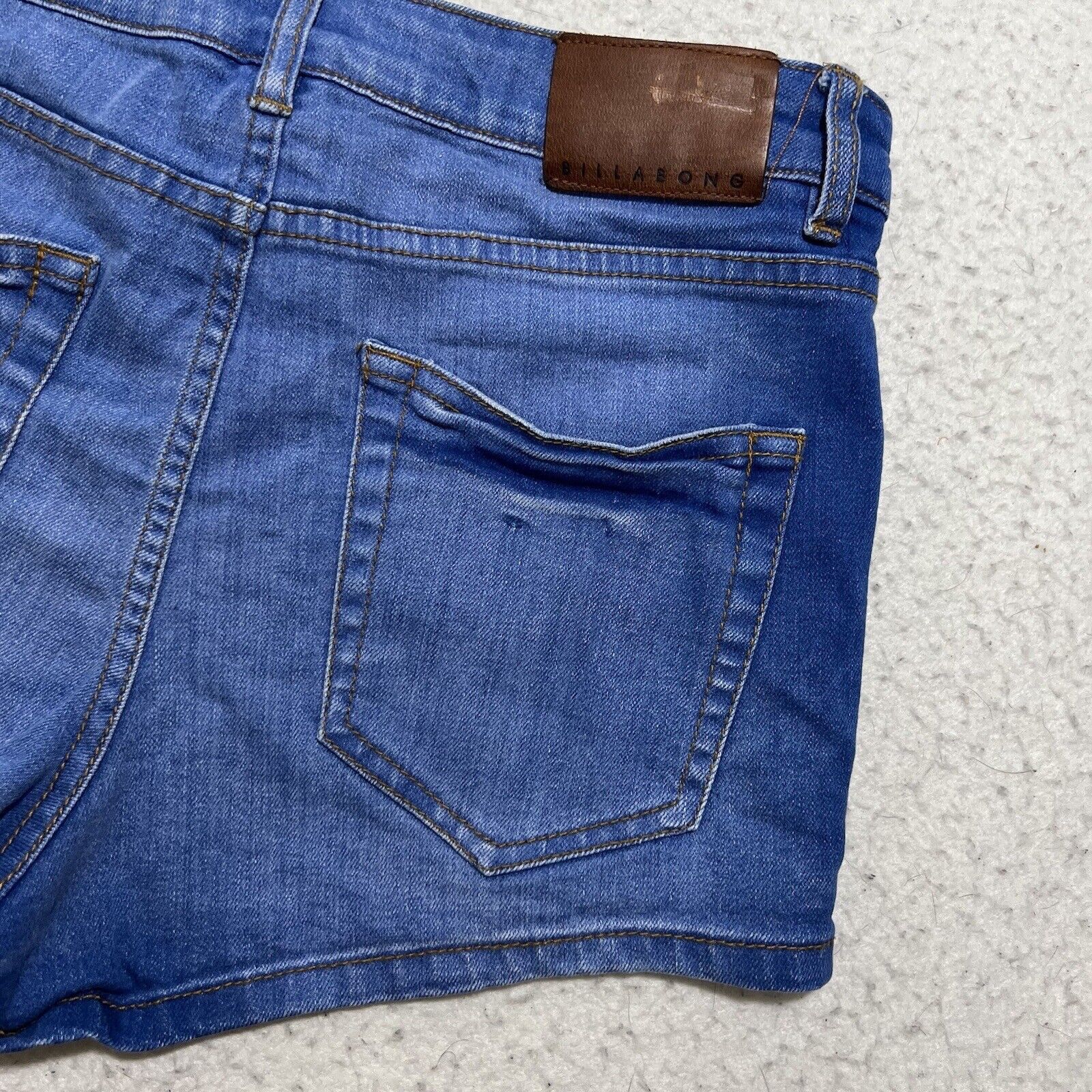 Billabong Billabong 27 Mid Rise Denim 2” Inseam Jean Shorts Blue Size 27" / US 4 / IT 40 - 5 Thumbnail