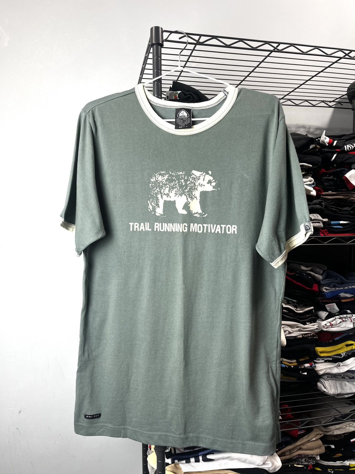 Nike ACG 00’s Vintage Nike ACG T Shirt Bear Trail Motivator Outdoor Size US S / EU 44-46 / 1 - 1 Thumbnail
