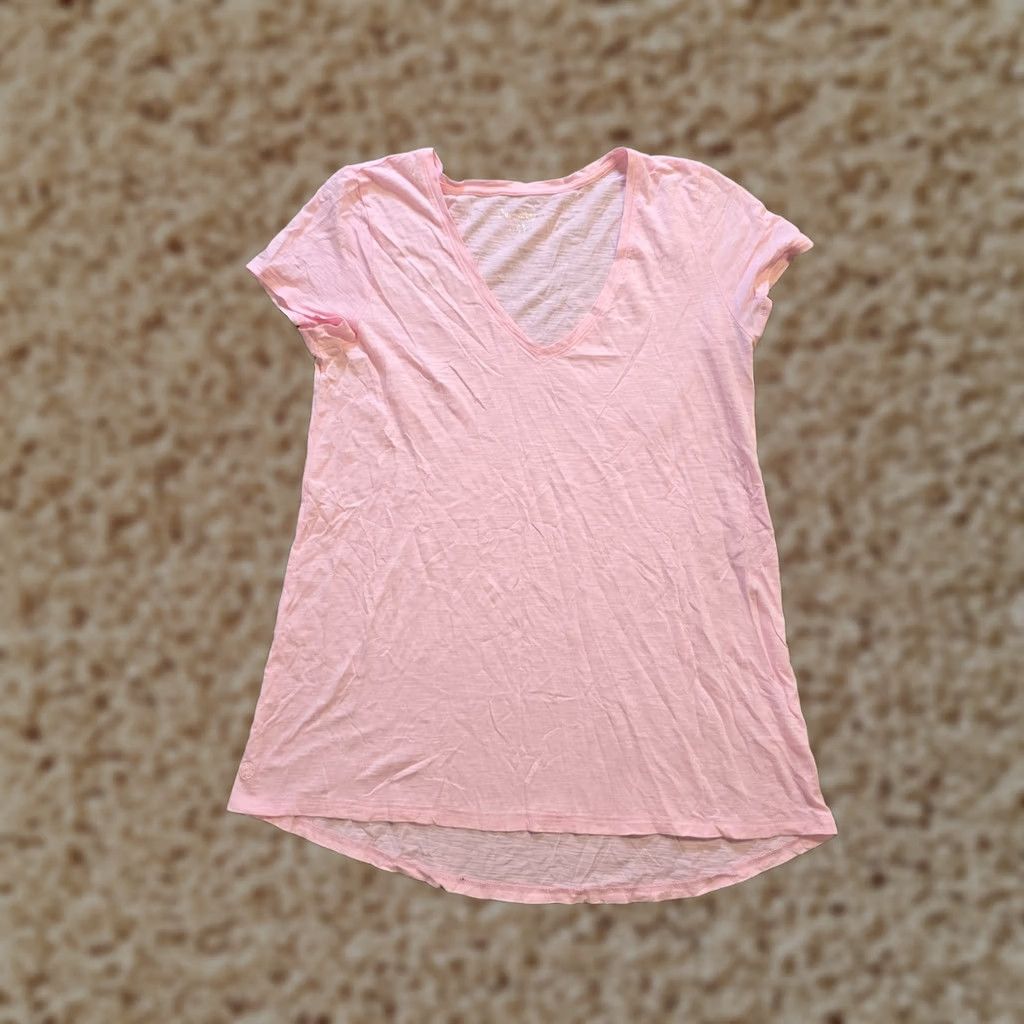 Lilly Pulitzer Lilly Pulitzer Top Women XS Pink Slub Knit Pima Cotton Short Sleeve Casual V-Neck Lightweight Basic Size XS / US 0-2 / IT 36-38 - 1 Thumbnail