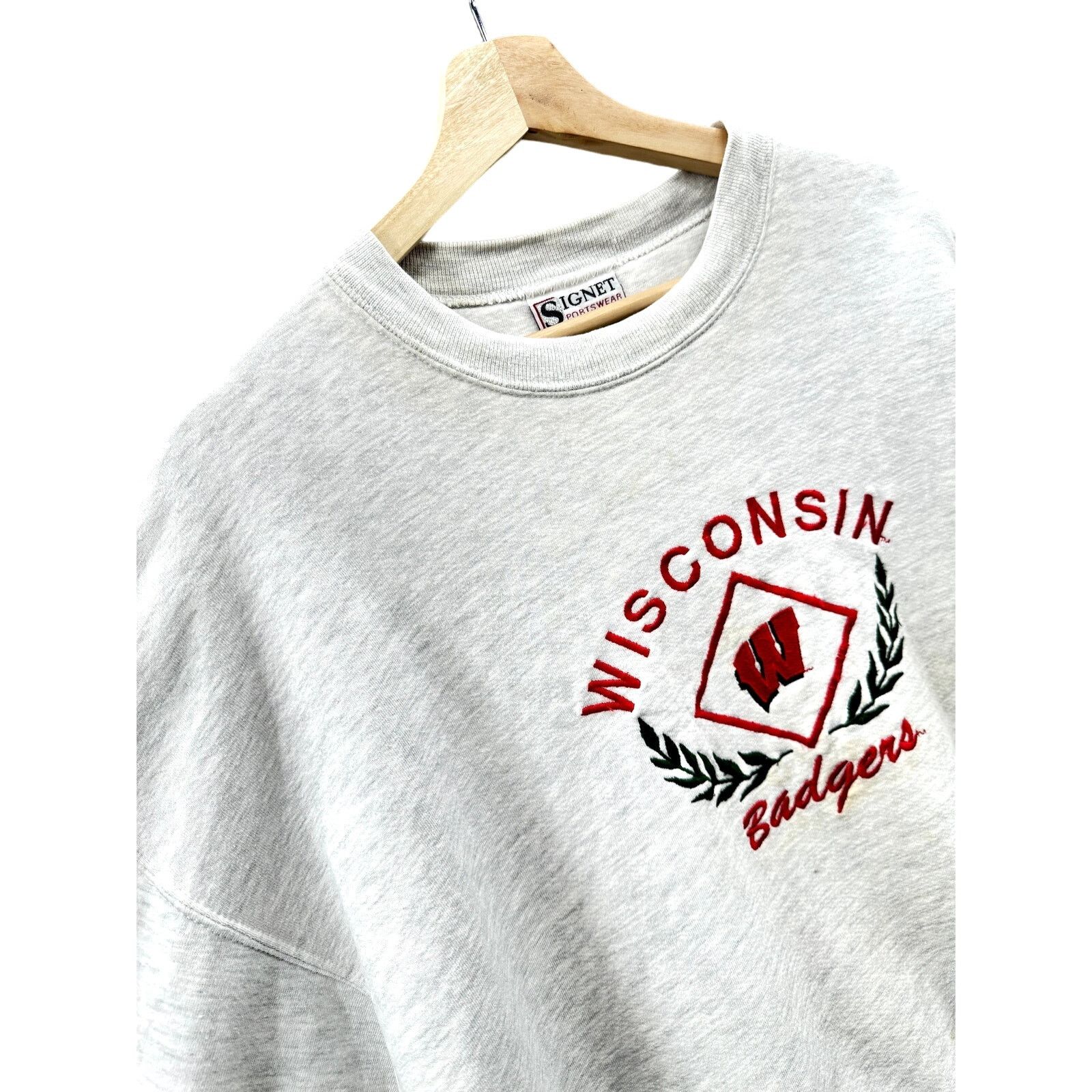 Vintage 1990's Wisconsin University Badgers Embroidered Crewneck Size US XL / EU 56 / 4 - 5 Thumbnail