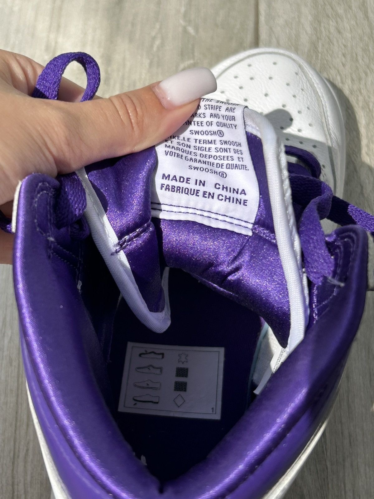Nike Nike Air Jordan 1 High OG White Purple Size US 7.5 / IT 37.5 - 8 Thumbnail
