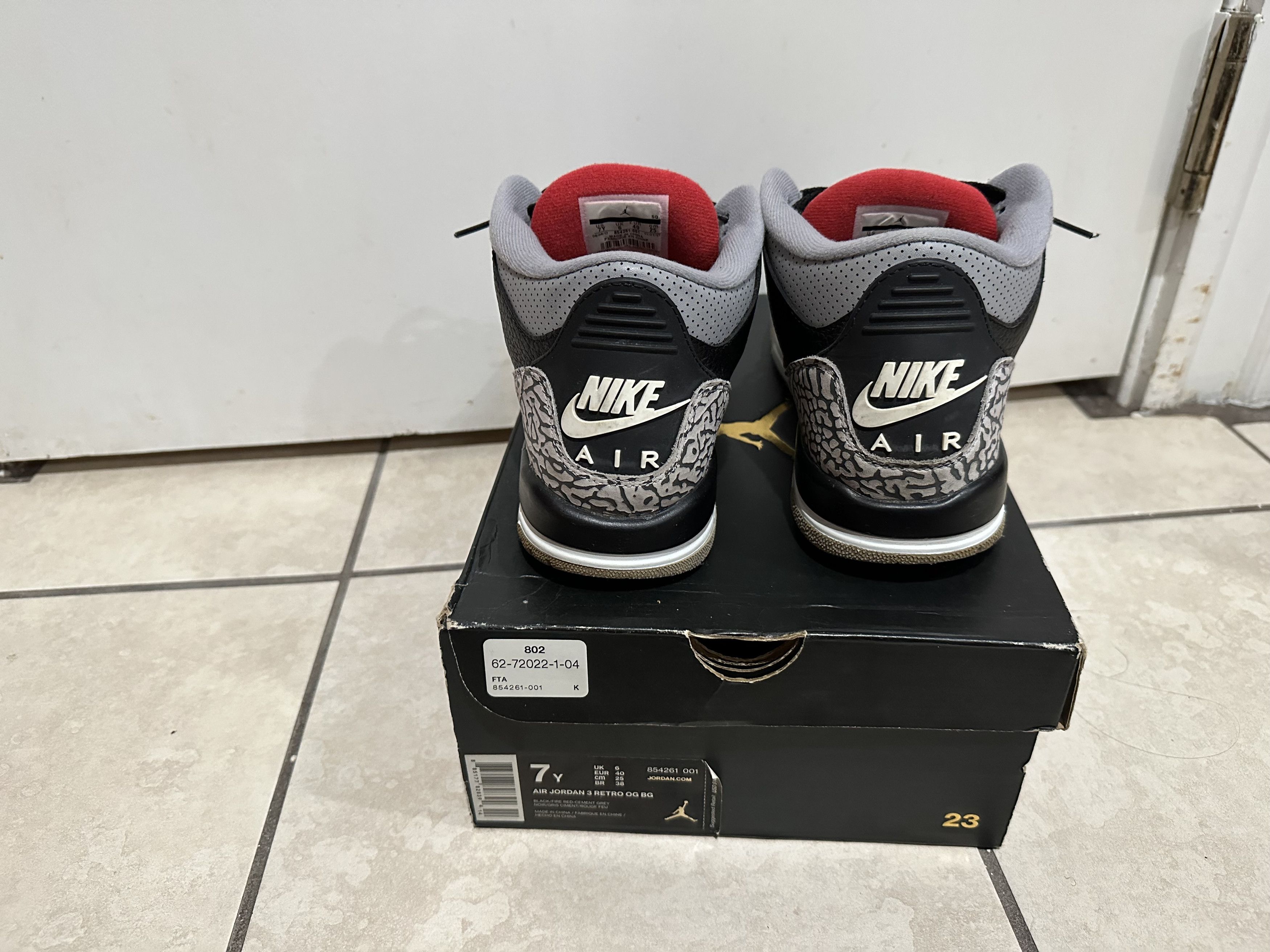 Jordan Brand Black cement 3 Size US 7 / EU 40 - 3 Thumbnail