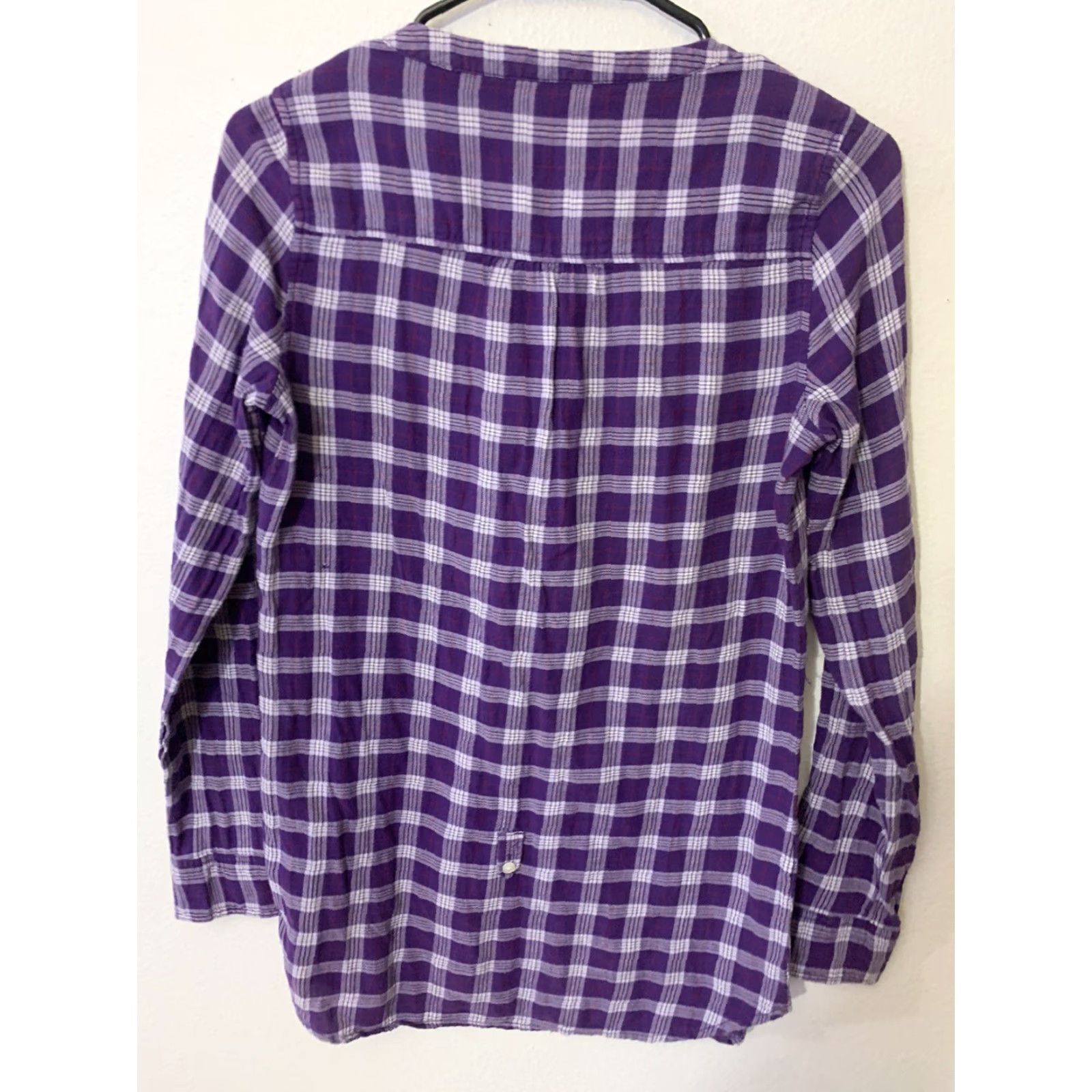 American Eagle Outfitters American Eagle Women's Plaid Blouse Size 2 Purple White 1/2 Button Long Sleeve Classic Fit Size XS / US 0-2 / IT 36-38 - 3 Thumbnail