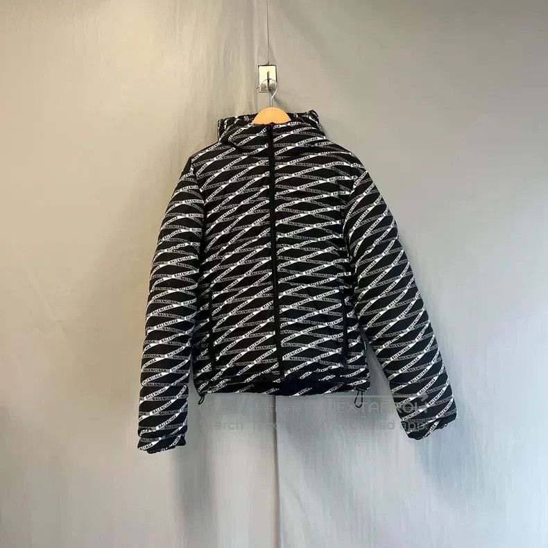 Balenciaga Balenciaga Full-body bullet screen full-print down jacket Size XS / US 0-2 / IT 36-38 - 1 Thumbnail