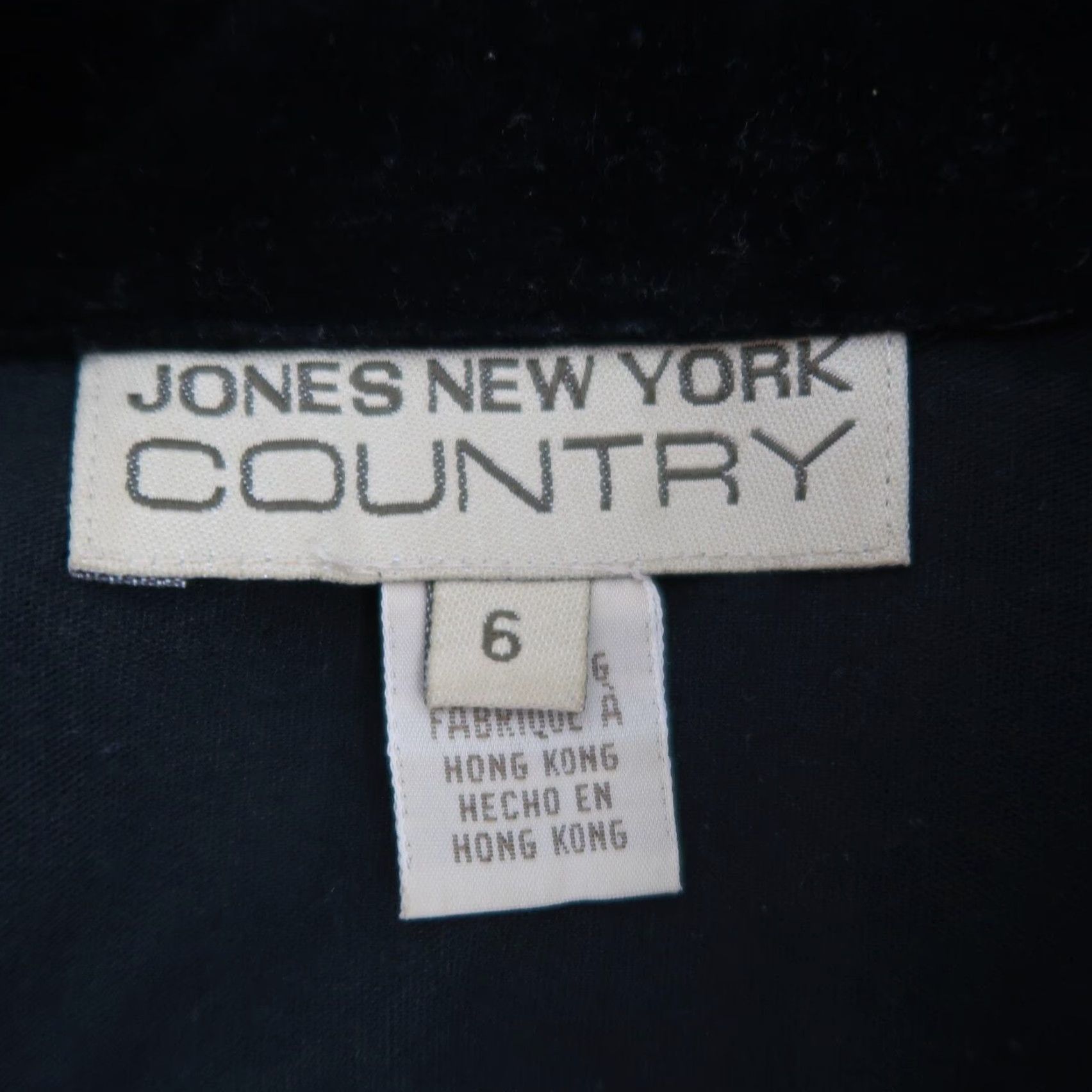 Jones New York VINTAGE Jones New York Country black velvet jacket 6 90s Women Button Front Short Length Cotton Solid Long Sleeve Fall Spring Casual Mens? Womens? 90s Size M / US 6-8 / IT 42-44 - 5 Thumbnail