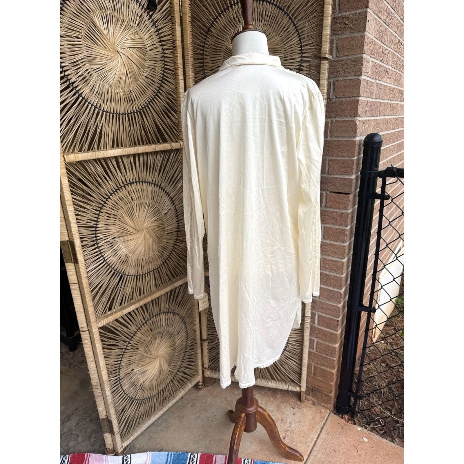 Vintage VINTAGE Nancy King Robe Women M White Nylon Lace Satin Cottagecore 70s 80s Bridal Size ONE SIZE - 7 Thumbnail